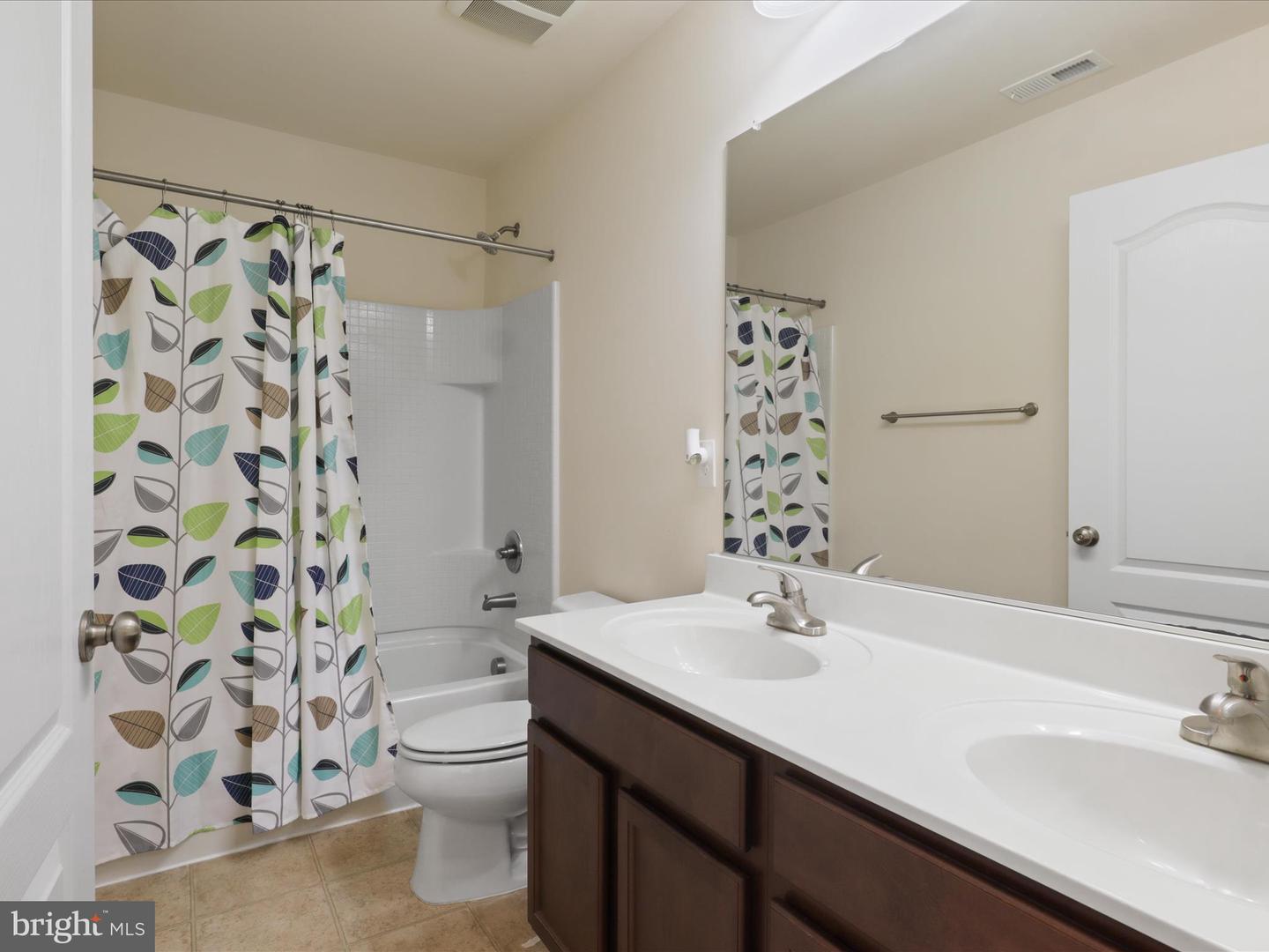 13848 BARRYMORE CT, GAINESVILLE, Virginia 20155, 4 Bedrooms Bedrooms, ,3 BathroomsBathrooms,Residential,For sale,13848 BARRYMORE CT,VAPW2093912 MLS # VAPW2093912