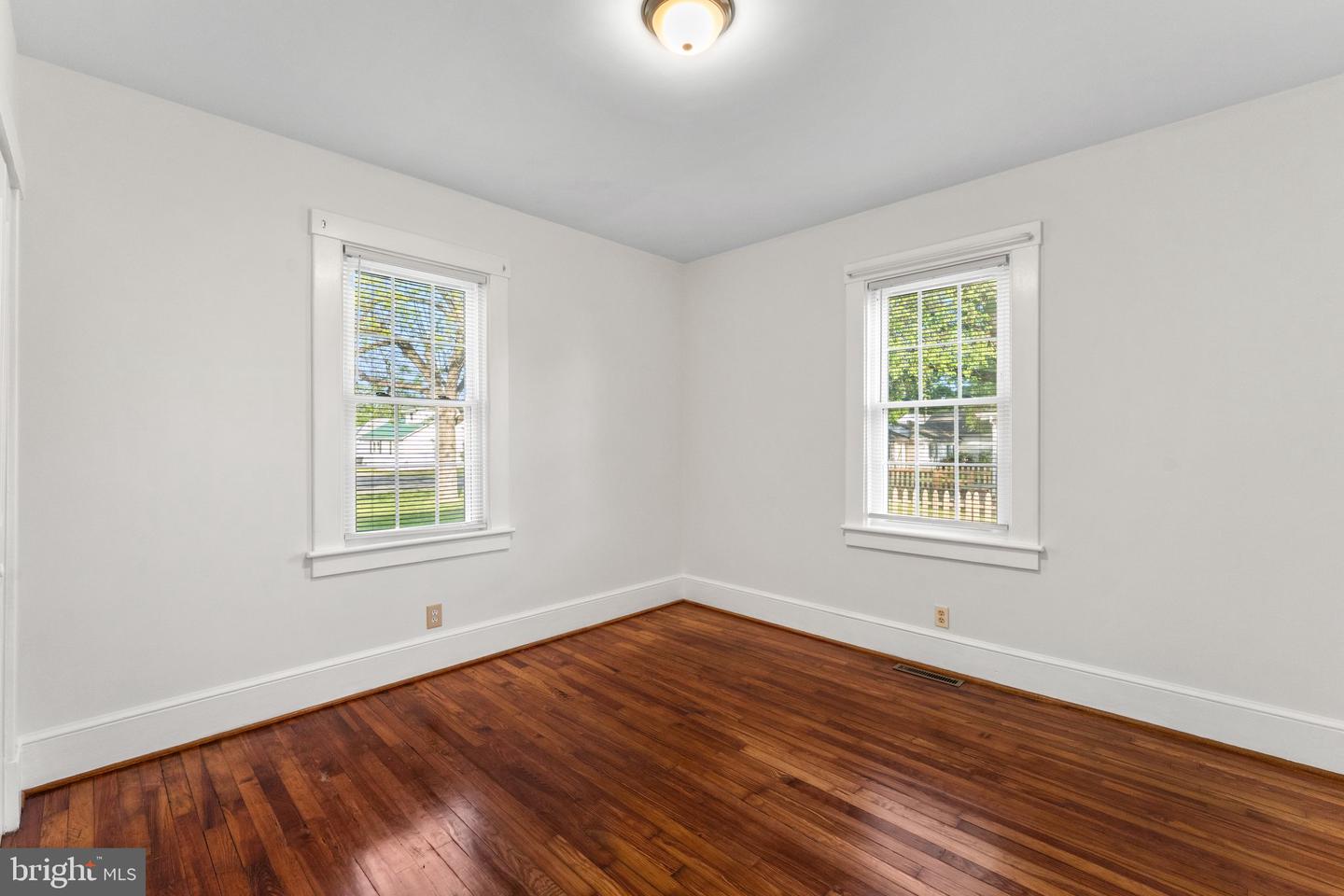 819 ESSEX ST, TAPPAHANNOCK, Virginia 22560, 4 Bedrooms Bedrooms, 7 Rooms Rooms,2 BathroomsBathrooms,Residential,For sale,819 ESSEX ST,VAES2000874 MLS # VAES2000874