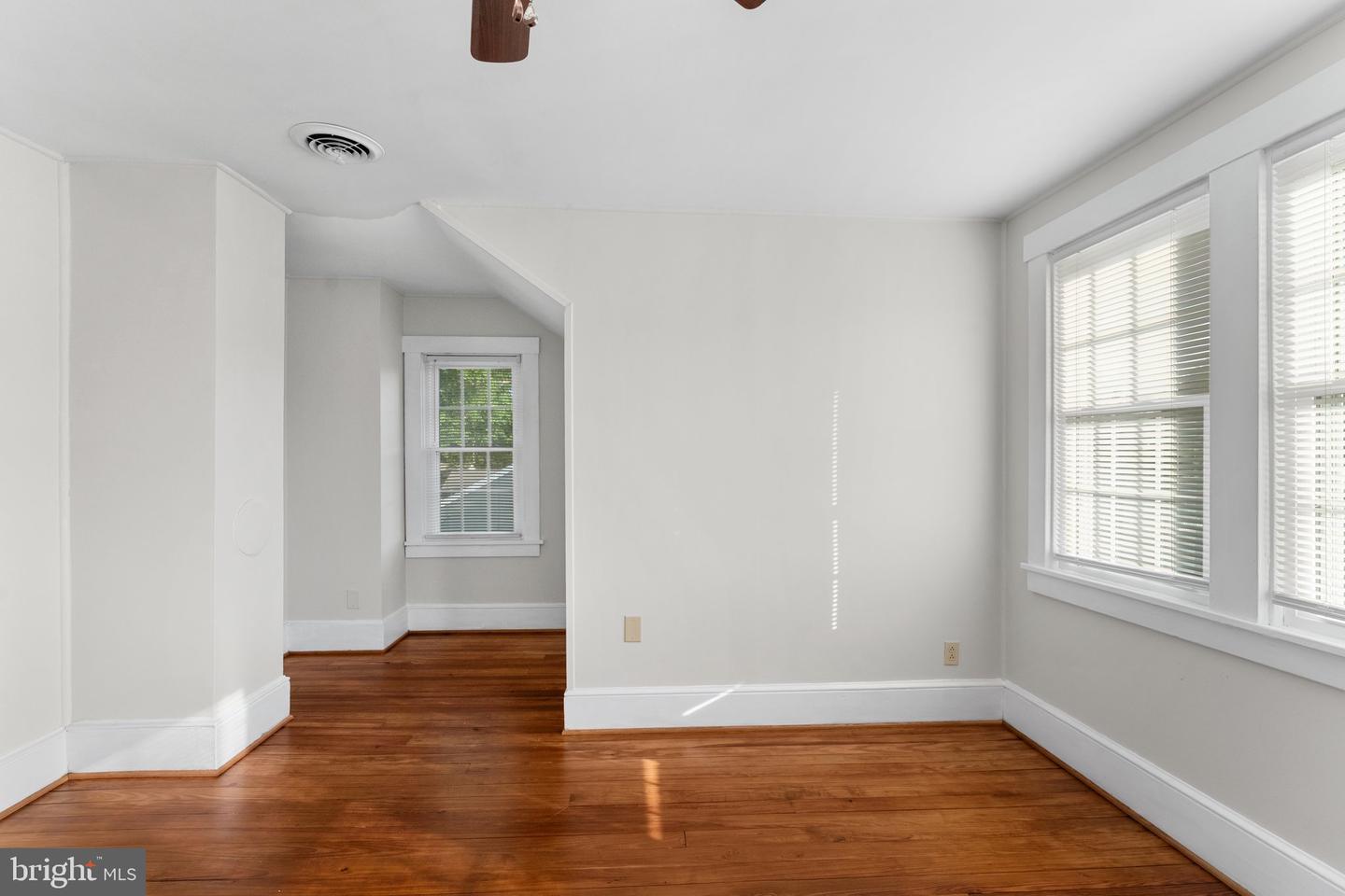 819 ESSEX ST, TAPPAHANNOCK, Virginia 22560, 4 Bedrooms Bedrooms, 7 Rooms Rooms,2 BathroomsBathrooms,Residential,For sale,819 ESSEX ST,VAES2000874 MLS # VAES2000874