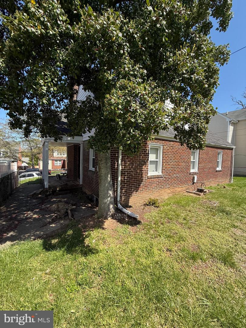 1127 45TH PL SE, WASHINGTON, District Of Columbia 20019, 5 Bedrooms Bedrooms, ,1 BathroomBathrooms,Residential,For sale,1127 45TH PL SE,DCDC2199262 MLS # DCDC2199262