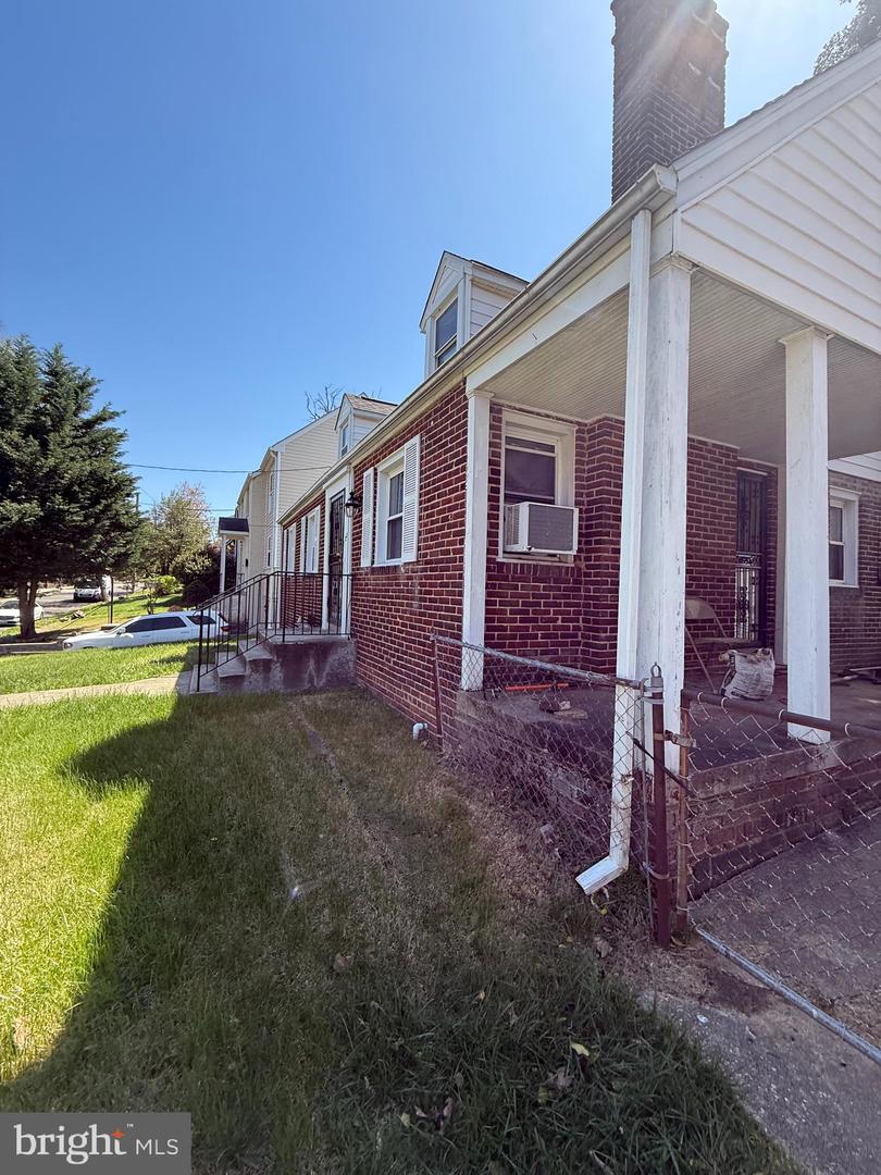1127 45TH PL SE, WASHINGTON, District Of Columbia 20019, 5 Bedrooms Bedrooms, ,1 BathroomBathrooms,Residential,For sale,1127 45TH PL SE,DCDC2199262 MLS # DCDC2199262