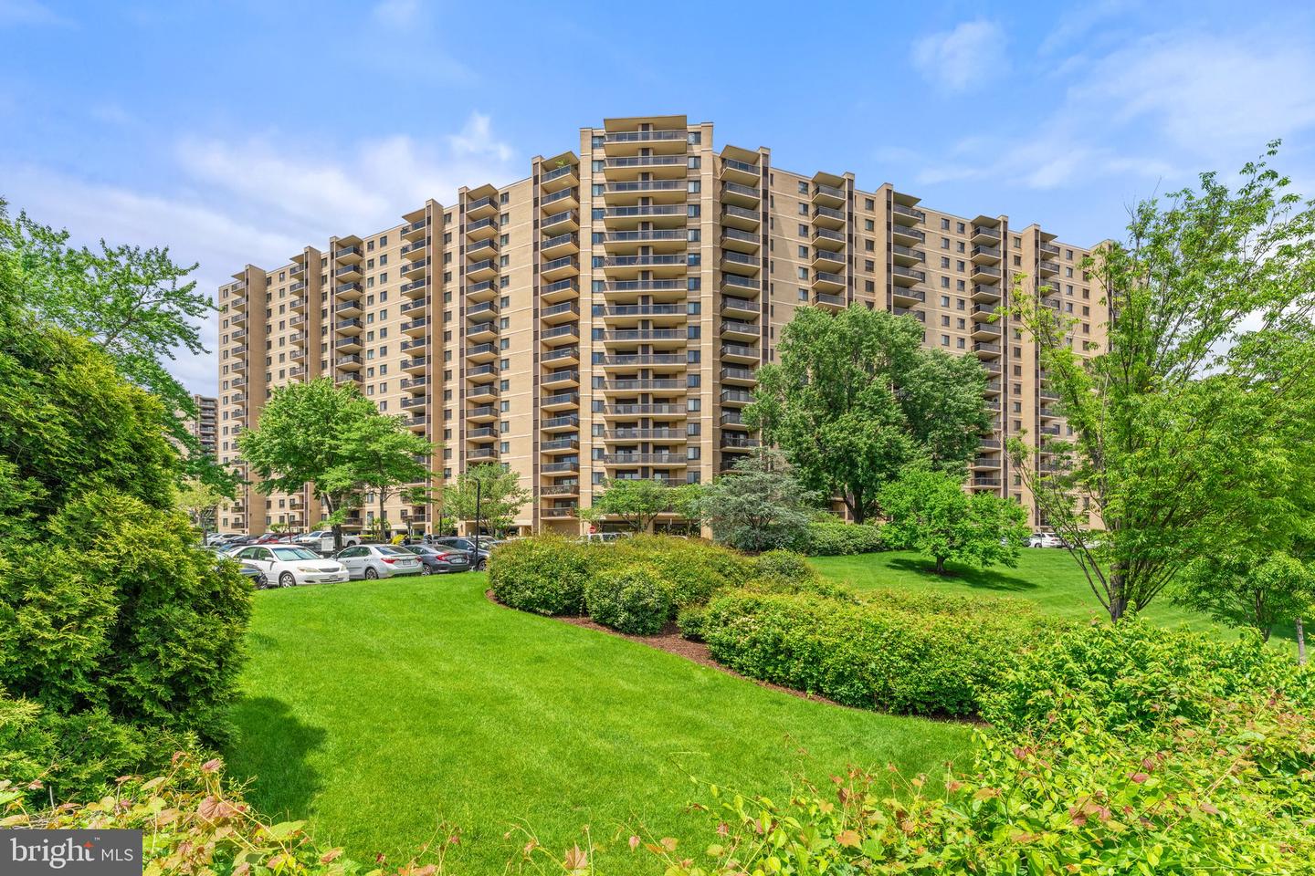 203 YOAKUM PKWY #603, ALEXANDRIA, Virginia 22304, 2 Bedrooms Bedrooms, ,2 BathroomsBathrooms,Residential,For sale,203 YOAKUM PKWY #603,VAAX2045032 MLS # VAAX2045032