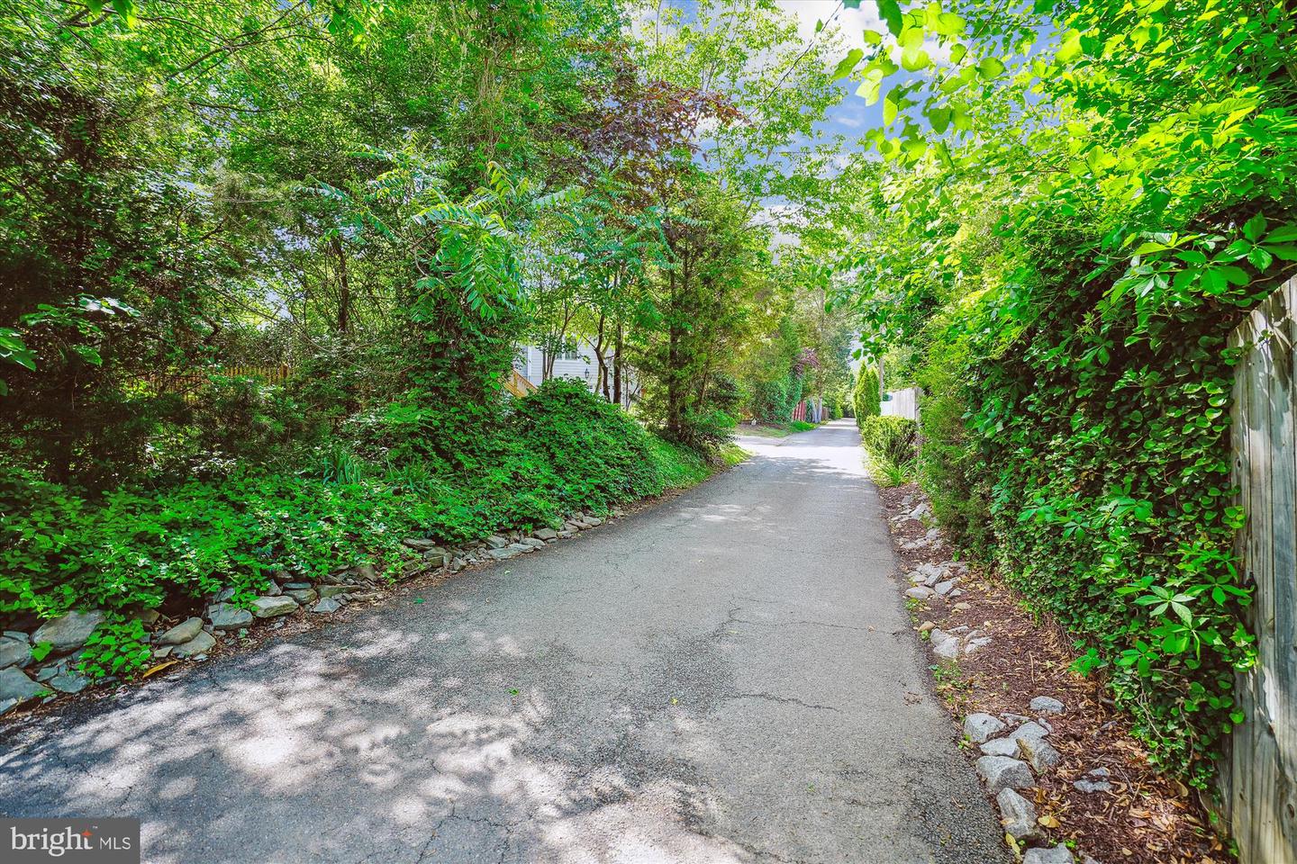 2001 ROLLINS DR, ALEXANDRIA, Virginia 22307, 3 Bedrooms Bedrooms, ,1 BathroomBathrooms,Residential,For sale,2001 ROLLINS DR,VAFX2238774 MLS # VAFX2238774