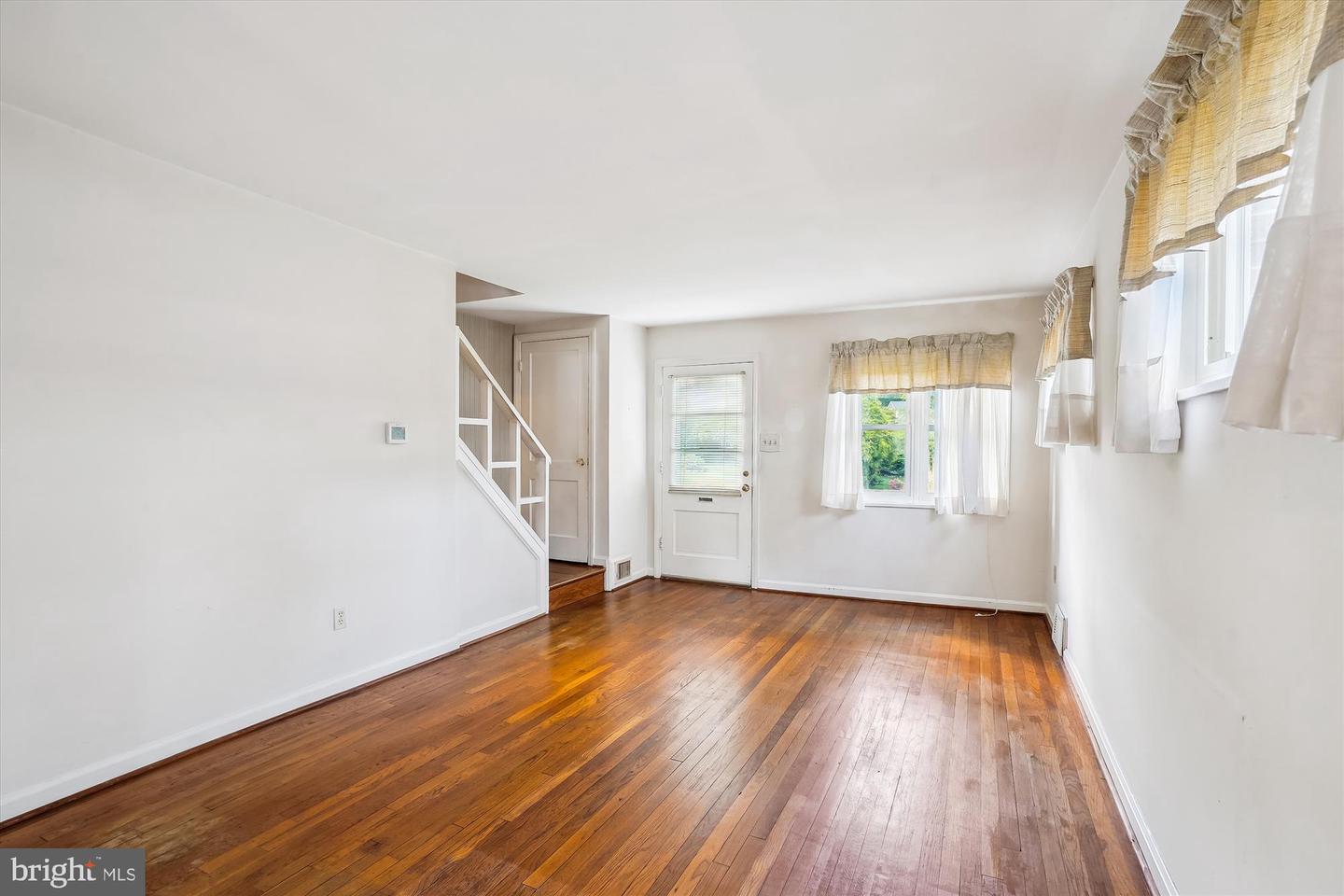 2001 ROLLINS DR, ALEXANDRIA, Virginia 22307, 3 Bedrooms Bedrooms, ,1 BathroomBathrooms,Residential,For sale,2001 ROLLINS DR,VAFX2238774 MLS # VAFX2238774
