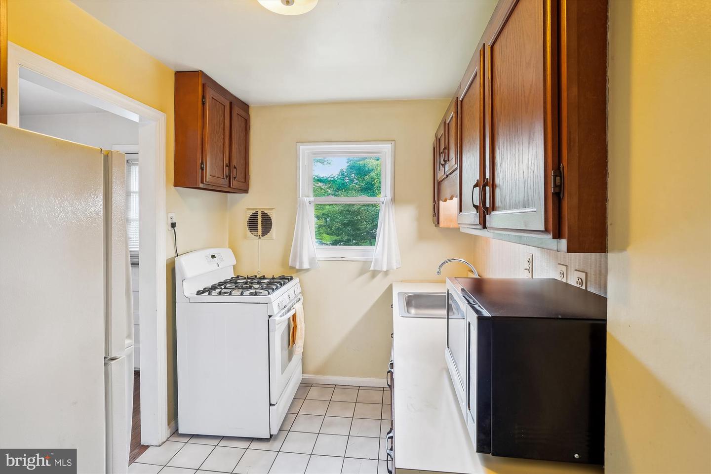 2001 ROLLINS DR, ALEXANDRIA, Virginia 22307, 3 Bedrooms Bedrooms, ,1 BathroomBathrooms,Residential,For sale,2001 ROLLINS DR,VAFX2238774 MLS # VAFX2238774