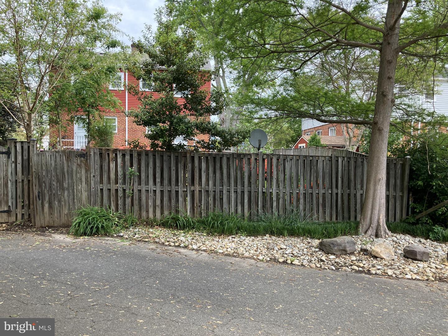 2001 ROLLINS DR, ALEXANDRIA, Virginia 22307, 3 Bedrooms Bedrooms, ,1 BathroomBathrooms,Residential,For sale,2001 ROLLINS DR,VAFX2238774 MLS # VAFX2238774