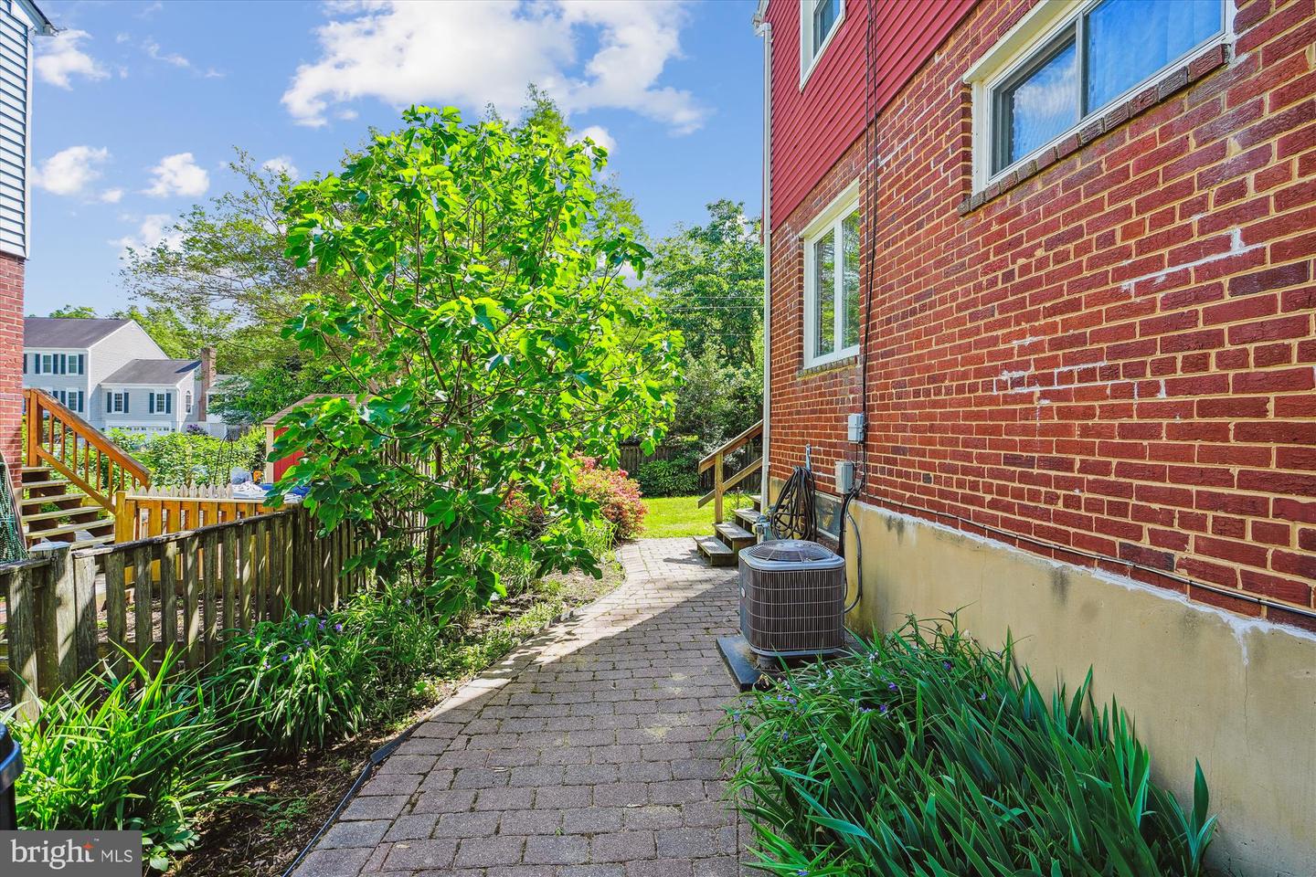 2001 ROLLINS DR, ALEXANDRIA, Virginia 22307, 3 Bedrooms Bedrooms, ,1 BathroomBathrooms,Residential,For sale,2001 ROLLINS DR,VAFX2238774 MLS # VAFX2238774