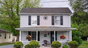 627 ASH ST, STRASBURG, Virginia 22657, 3 Bedrooms Bedrooms, ,1 BathroomBathrooms,Residential,For sale,627 ASH ST,VASH2011368 MLS # VASH2011368
