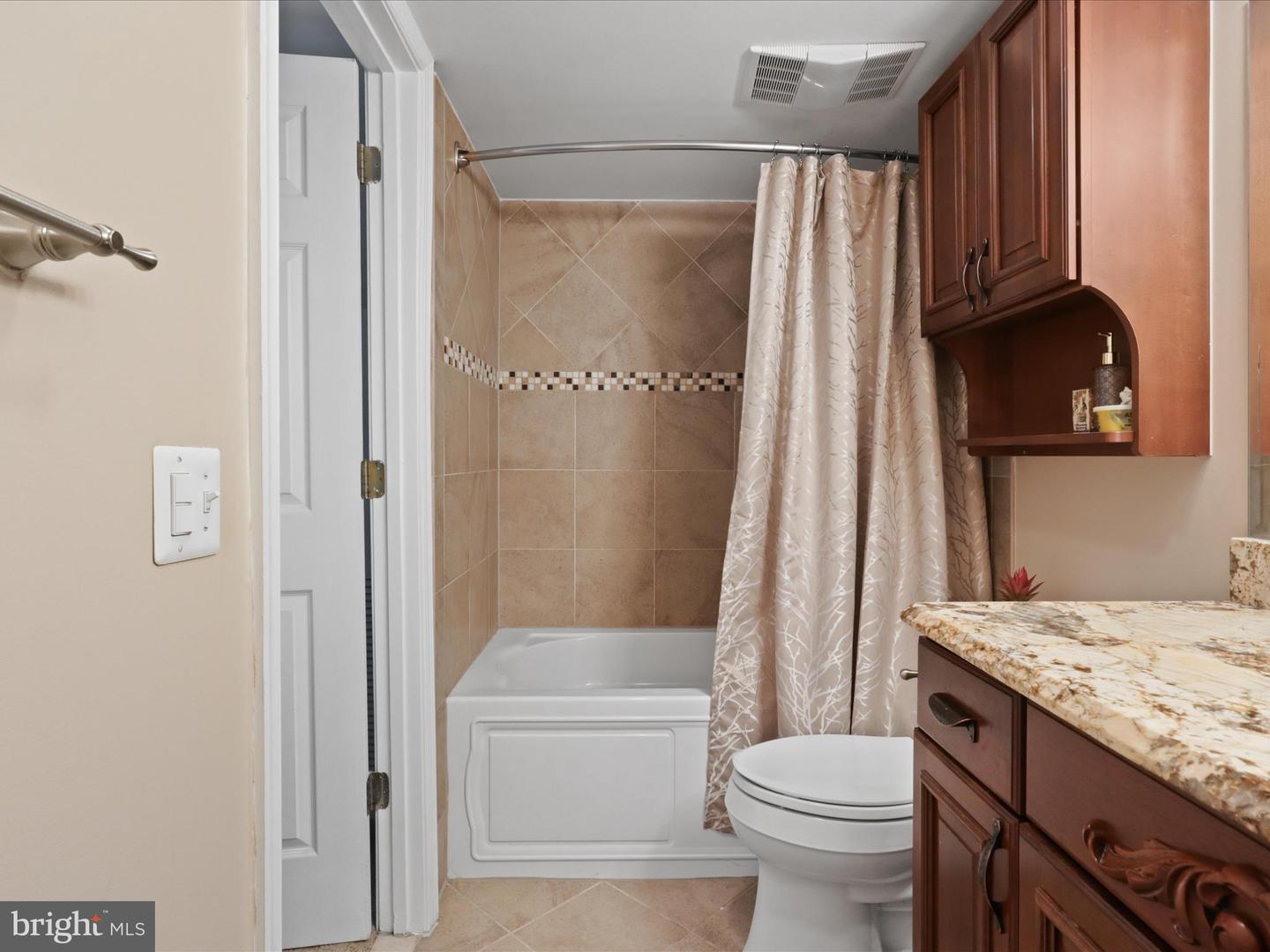 6101 EDSALL RD #1705, ALEXANDRIA, Virginia 22304, 2 Bedrooms Bedrooms, ,2 BathroomsBathrooms,Residential,For sale,6101 EDSALL RD #1705,VAAX2045006 MLS # VAAX2045006