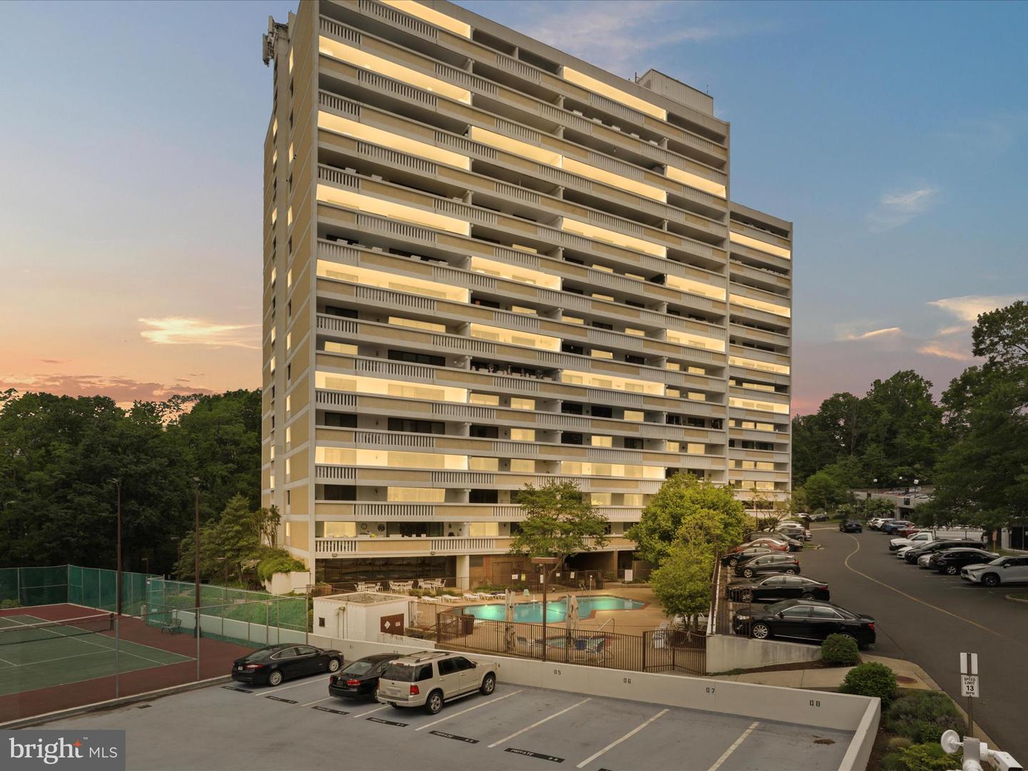 6101 EDSALL RD #1705, ALEXANDRIA, Virginia 22304, 2 Bedrooms Bedrooms, ,2 BathroomsBathrooms,Residential,For sale,6101 EDSALL RD #1705,VAAX2045006 MLS # VAAX2045006