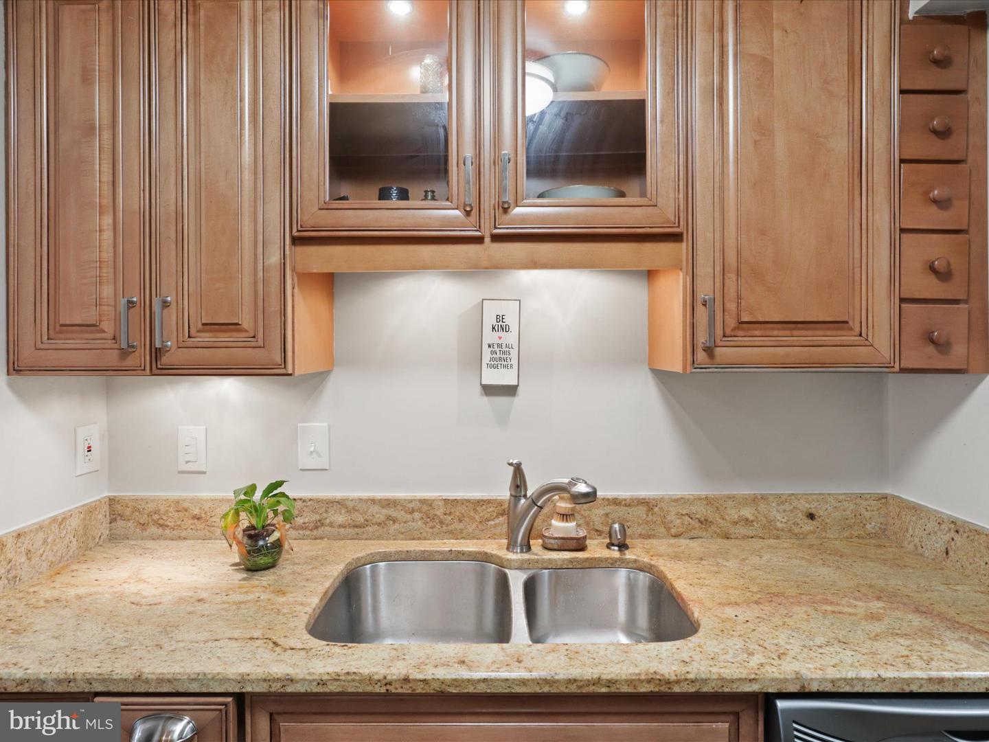 6101 EDSALL RD #1705, ALEXANDRIA, Virginia 22304, 2 Bedrooms Bedrooms, ,2 BathroomsBathrooms,Residential,For sale,6101 EDSALL RD #1705,VAAX2045006 MLS # VAAX2045006