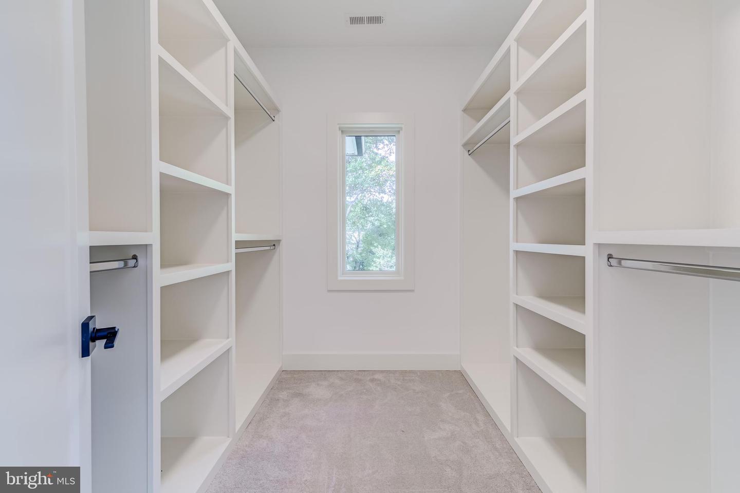 506 KINGSLEY RD, VIENNA, Virginia 22180, 6 Bedrooms Bedrooms, ,6 BathroomsBathrooms,Residential,For sale,506 KINGSLEY RD,VAFX2239030 MLS # VAFX2239030