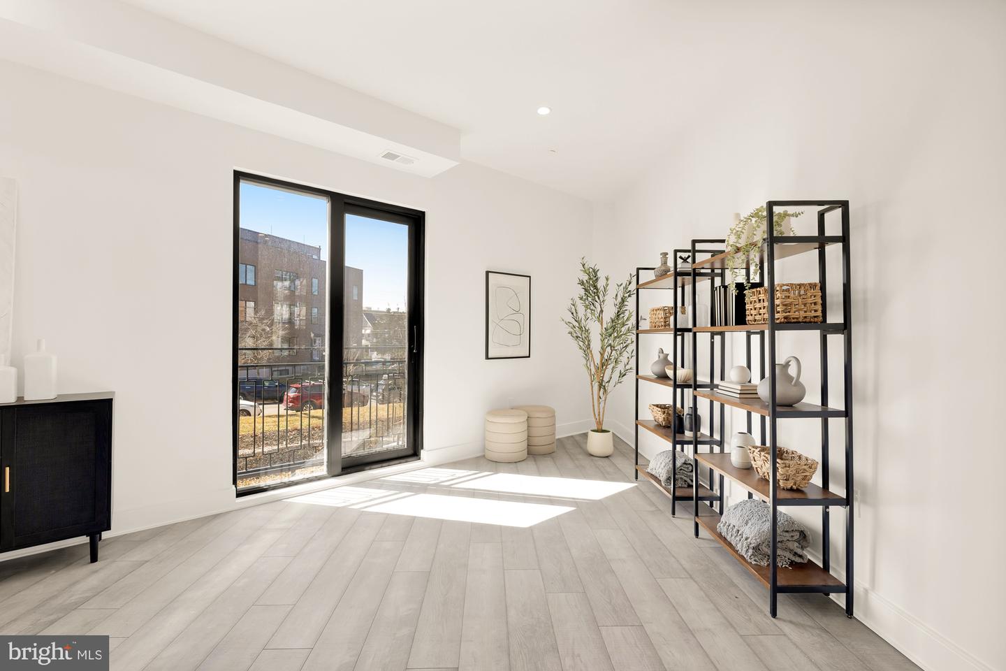 1001 RHODE ISLAND AVE NE #101, WASHINGTON, District Of Columbia 20018, 2 Bedrooms Bedrooms, ,2 BathroomsBathrooms,Residential,For sale,1001 RHODE ISLAND AVE NE #101,DCDC2199328 MLS # DCDC2199328