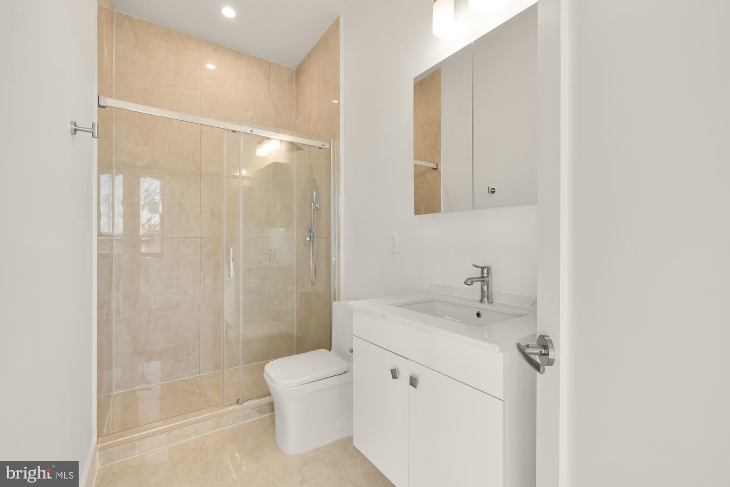 1001 RHODE ISLAND AVE NE #201, WASHINGTON, District Of Columbia 20018, 2 Bedrooms Bedrooms, ,2 BathroomsBathrooms,Residential,For sale,1001 RHODE ISLAND AVE NE #201,DCDC2199330 MLS # DCDC2199330