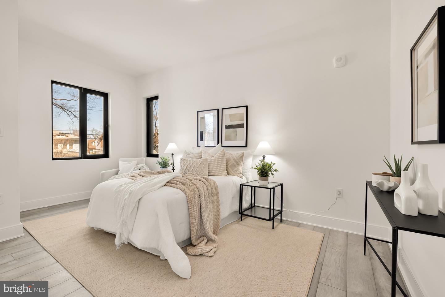 1001 RHODE ISLAND AVE NE #201, WASHINGTON, District Of Columbia 20018, 2 Bedrooms Bedrooms, ,2 BathroomsBathrooms,Residential,For sale,1001 RHODE ISLAND AVE NE #201,DCDC2199330 MLS # DCDC2199330
