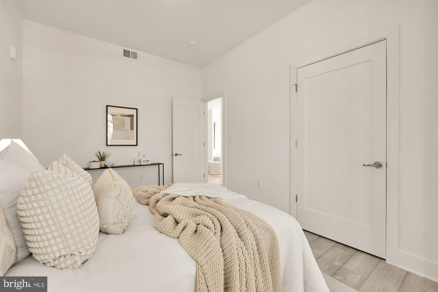 1001 RHODE ISLAND AVE NE #201, WASHINGTON, District Of Columbia 20018, 2 Bedrooms Bedrooms, ,2 BathroomsBathrooms,Residential,For sale,1001 RHODE ISLAND AVE NE #201,DCDC2199330 MLS # DCDC2199330