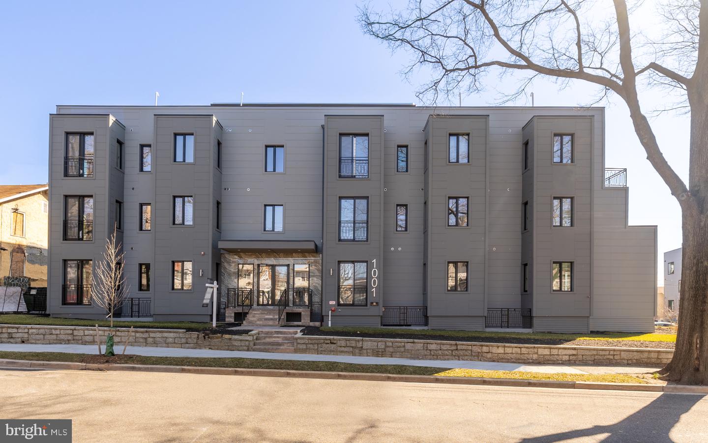 1001 RHODE ISLAND AVE NE #201, WASHINGTON, District Of Columbia 20018, 2 Bedrooms Bedrooms, ,2 BathroomsBathrooms,Residential,For sale,1001 RHODE ISLAND AVE NE #201,DCDC2199330 MLS # DCDC2199330