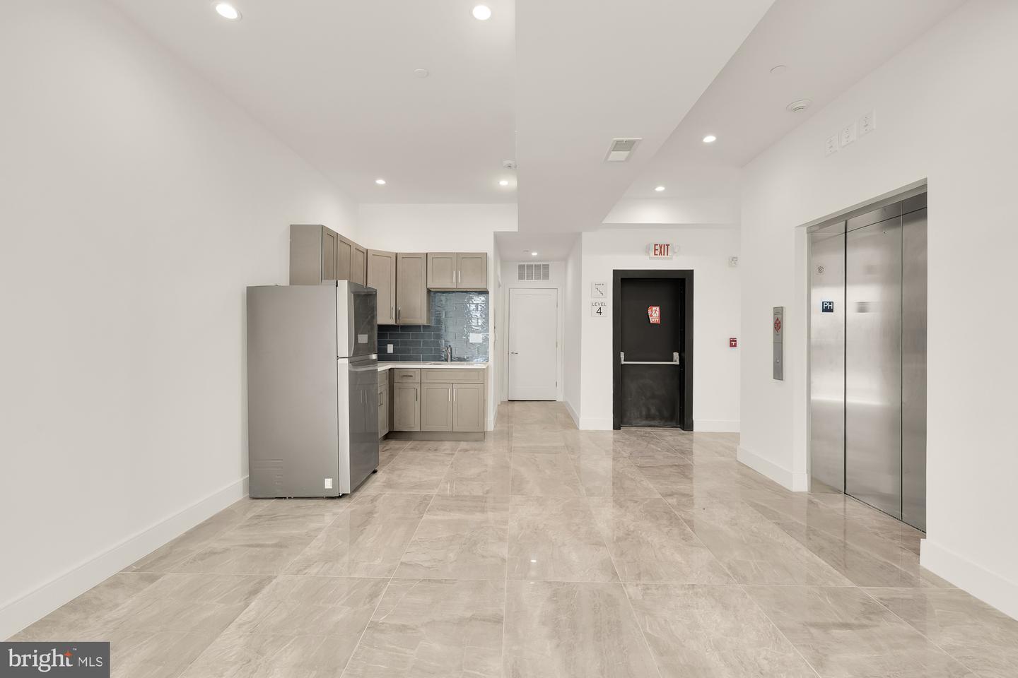 1001 RHODE ISLAND AVE NE #201, WASHINGTON, District Of Columbia 20018, 2 Bedrooms Bedrooms, ,2 BathroomsBathrooms,Residential,For sale,1001 RHODE ISLAND AVE NE #201,DCDC2199330 MLS # DCDC2199330