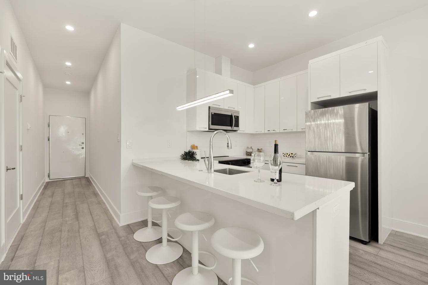 1001 RHODE ISLAND AVE NE #201, WASHINGTON, District Of Columbia 20018, 2 Bedrooms Bedrooms, ,2 BathroomsBathrooms,Residential,For sale,1001 RHODE ISLAND AVE NE #201,DCDC2199330 MLS # DCDC2199330