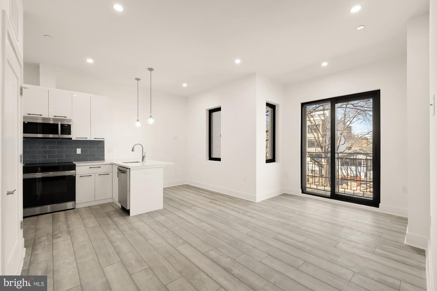 1001 RHODE ISLAND AVE NE #202, WASHINGTON, District Of Columbia 20018, 1 Bedroom Bedrooms, ,1 BathroomBathrooms,Residential,For sale,1001 RHODE ISLAND AVE NE #202,DCDC2199332 MLS # DCDC2199332