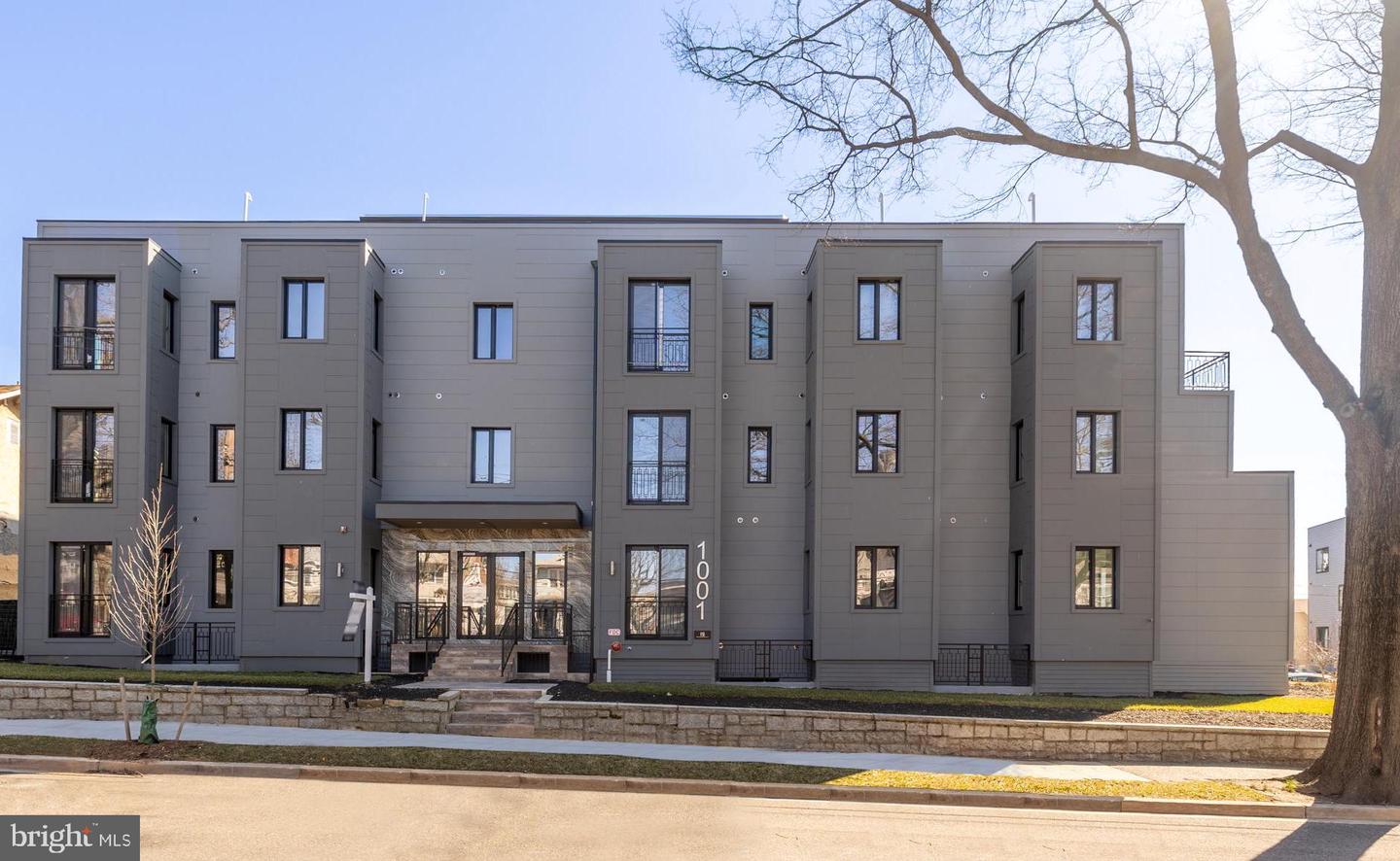 1001 RHODE ISLAND AVE NE #202, WASHINGTON, District Of Columbia 20018, 1 Bedroom Bedrooms, ,1 BathroomBathrooms,Residential,For sale,1001 RHODE ISLAND AVE NE #202,DCDC2199332 MLS # DCDC2199332