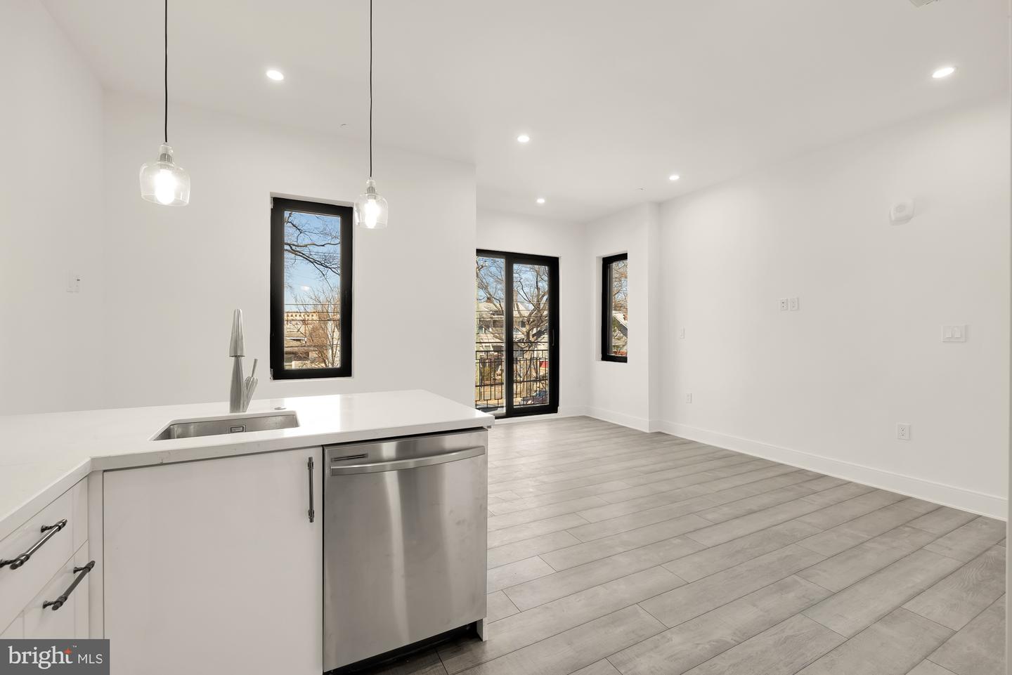 1001 RHODE ISLAND AVE NE #202, WASHINGTON, District Of Columbia 20018, 1 Bedroom Bedrooms, ,1 BathroomBathrooms,Residential,For sale,1001 RHODE ISLAND AVE NE #202,DCDC2199332 MLS # DCDC2199332