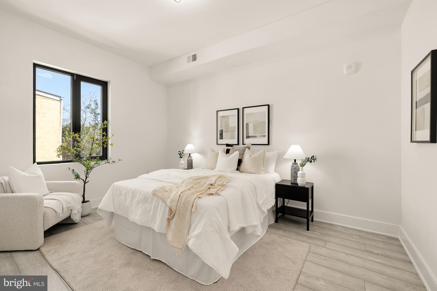 1001 RHODE ISLAND AVE NE #204, WASHINGTON, District Of Columbia 20018, 2 Bedrooms Bedrooms, ,2 BathroomsBathrooms,Residential,For sale,1001 RHODE ISLAND AVE NE #204,DCDC2199336 MLS # DCDC2199336
