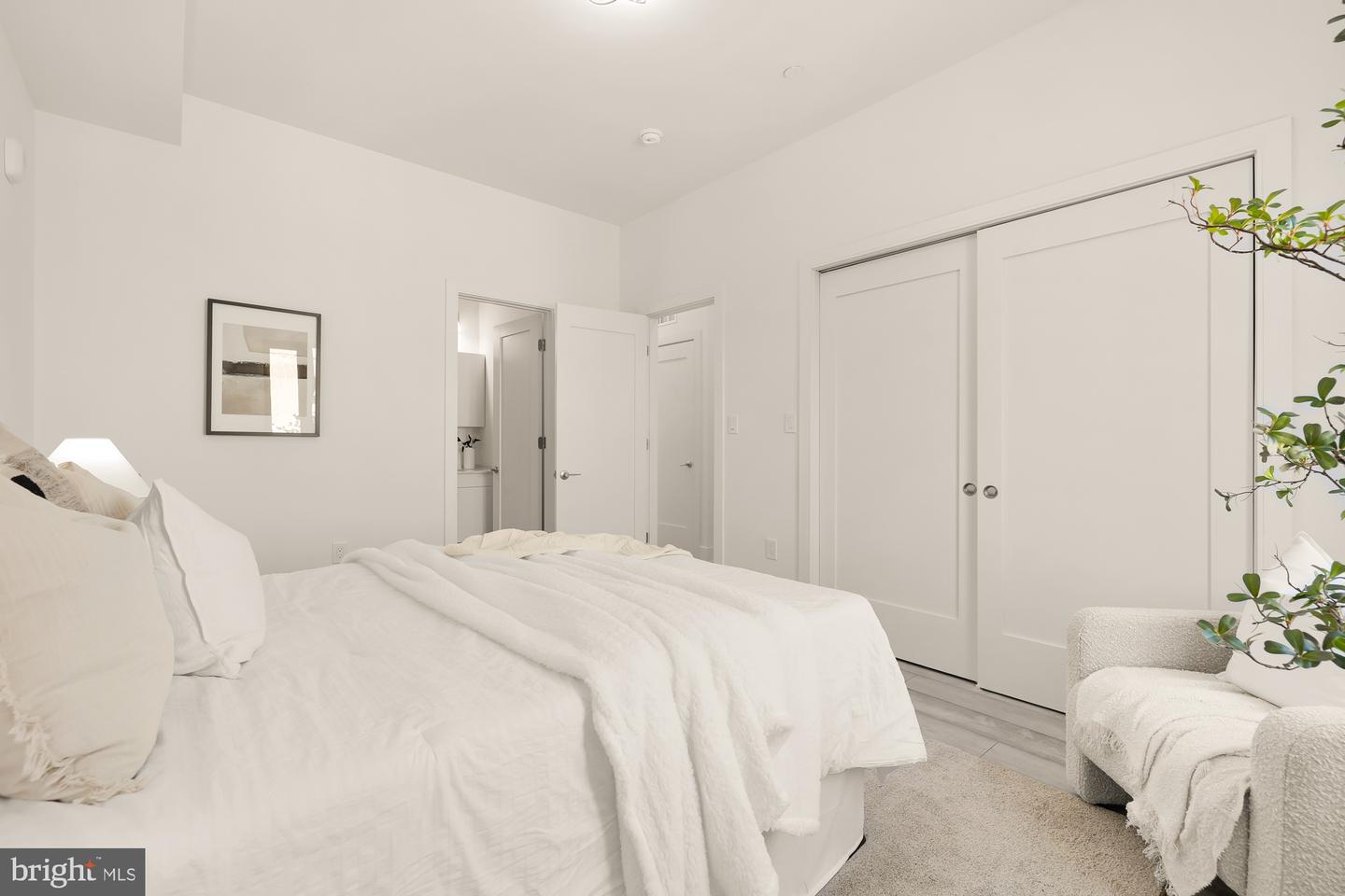 1001 RHODE ISLAND AVE NE #204, WASHINGTON, District Of Columbia 20018, 2 Bedrooms Bedrooms, ,2 BathroomsBathrooms,Residential,For sale,1001 RHODE ISLAND AVE NE #204,DCDC2199336 MLS # DCDC2199336