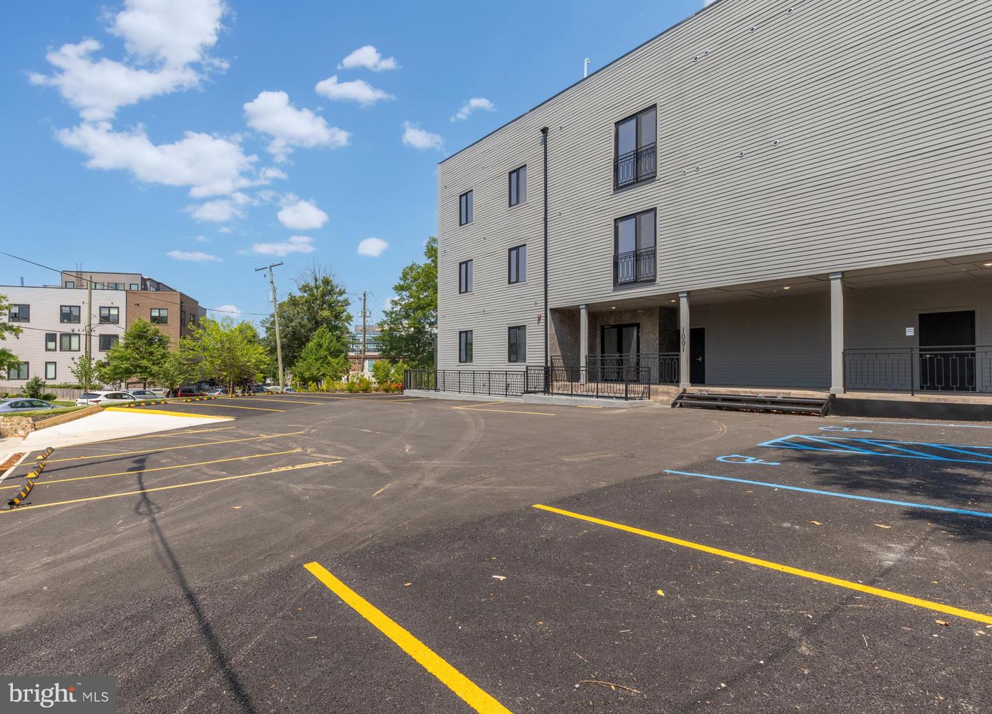 1001 RHODE ISLAND AVE NE #204, WASHINGTON, District Of Columbia 20018, 2 Bedrooms Bedrooms, ,2 BathroomsBathrooms,Residential,For sale,1001 RHODE ISLAND AVE NE #204,DCDC2199336 MLS # DCDC2199336