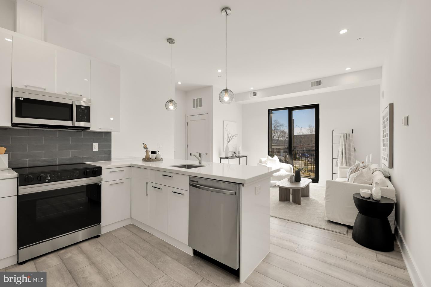 1001 RHODE ISLAND AVE NE #204, WASHINGTON, District Of Columbia 20018, 2 Bedrooms Bedrooms, ,2 BathroomsBathrooms,Residential,For sale,1001 RHODE ISLAND AVE NE #204,DCDC2199336 MLS # DCDC2199336