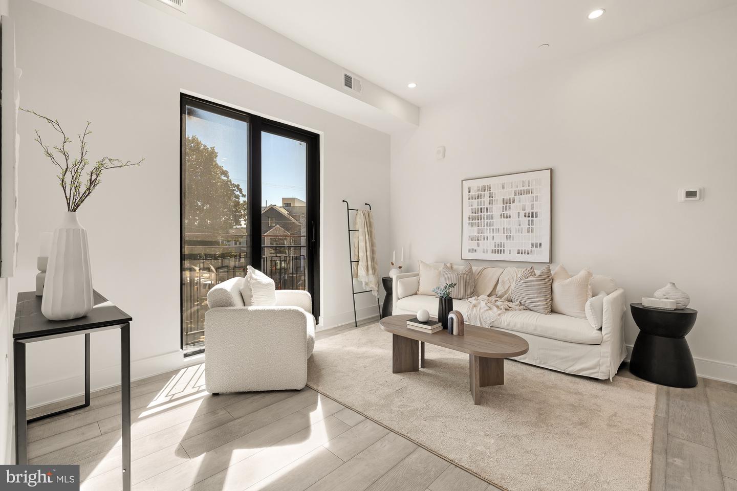 1001 RHODE ISLAND AVE NE #204, WASHINGTON, District Of Columbia 20018, 2 Bedrooms Bedrooms, ,2 BathroomsBathrooms,Residential,For sale,1001 RHODE ISLAND AVE NE #204,DCDC2199336 MLS # DCDC2199336
