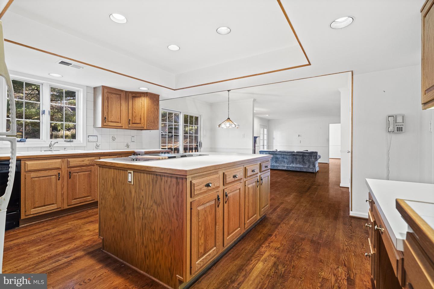 10333 HICKORY FOREST DR, OAKTON, Virginia 22124, 3 Bedrooms Bedrooms, ,2 BathroomsBathrooms,Residential,For sale,10333 HICKORY FOREST DR,VAFX2239034 MLS # VAFX2239034