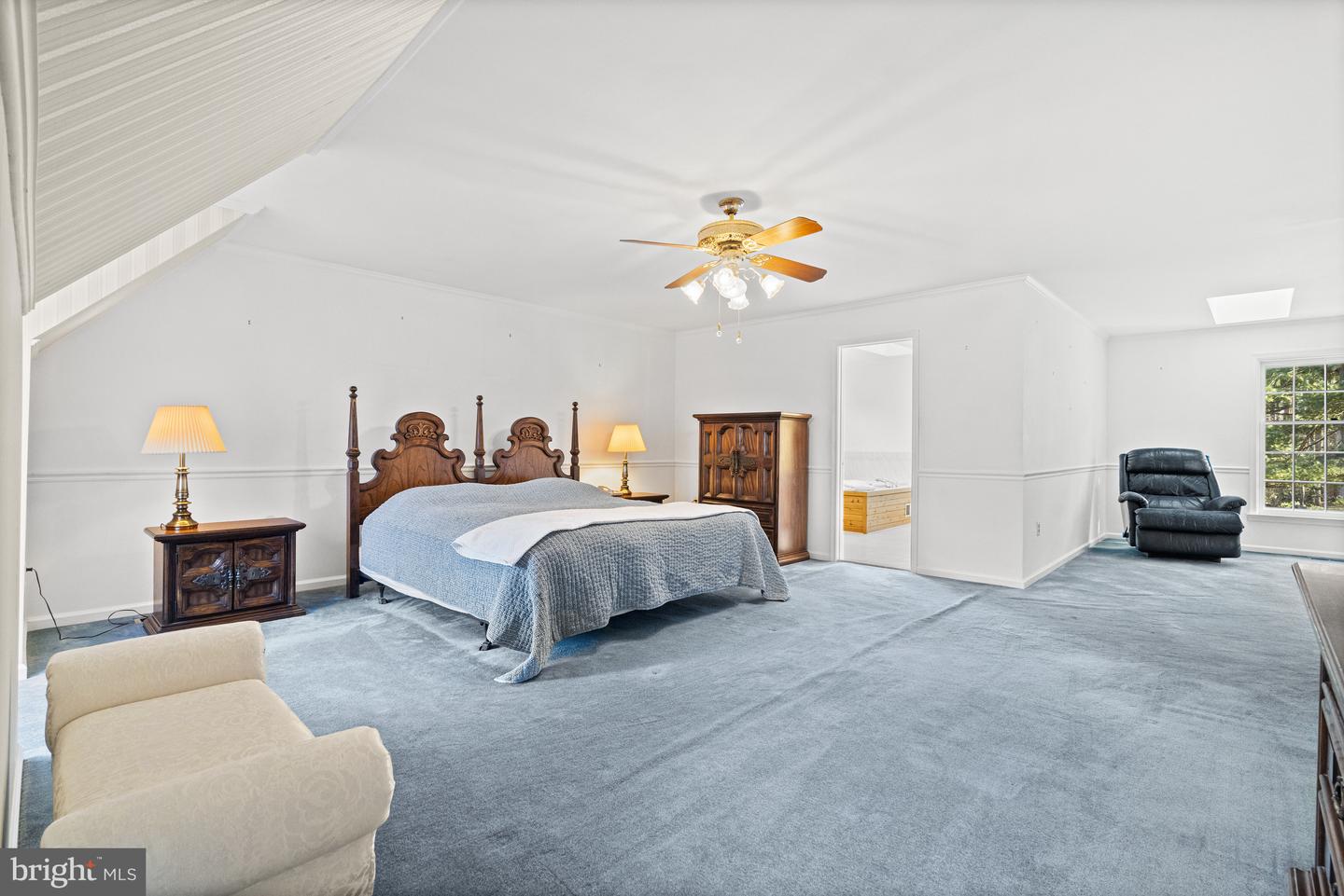10333 HICKORY FOREST DR, OAKTON, Virginia 22124, 3 Bedrooms Bedrooms, ,2 BathroomsBathrooms,Residential,For sale,10333 HICKORY FOREST DR,VAFX2239034 MLS # VAFX2239034