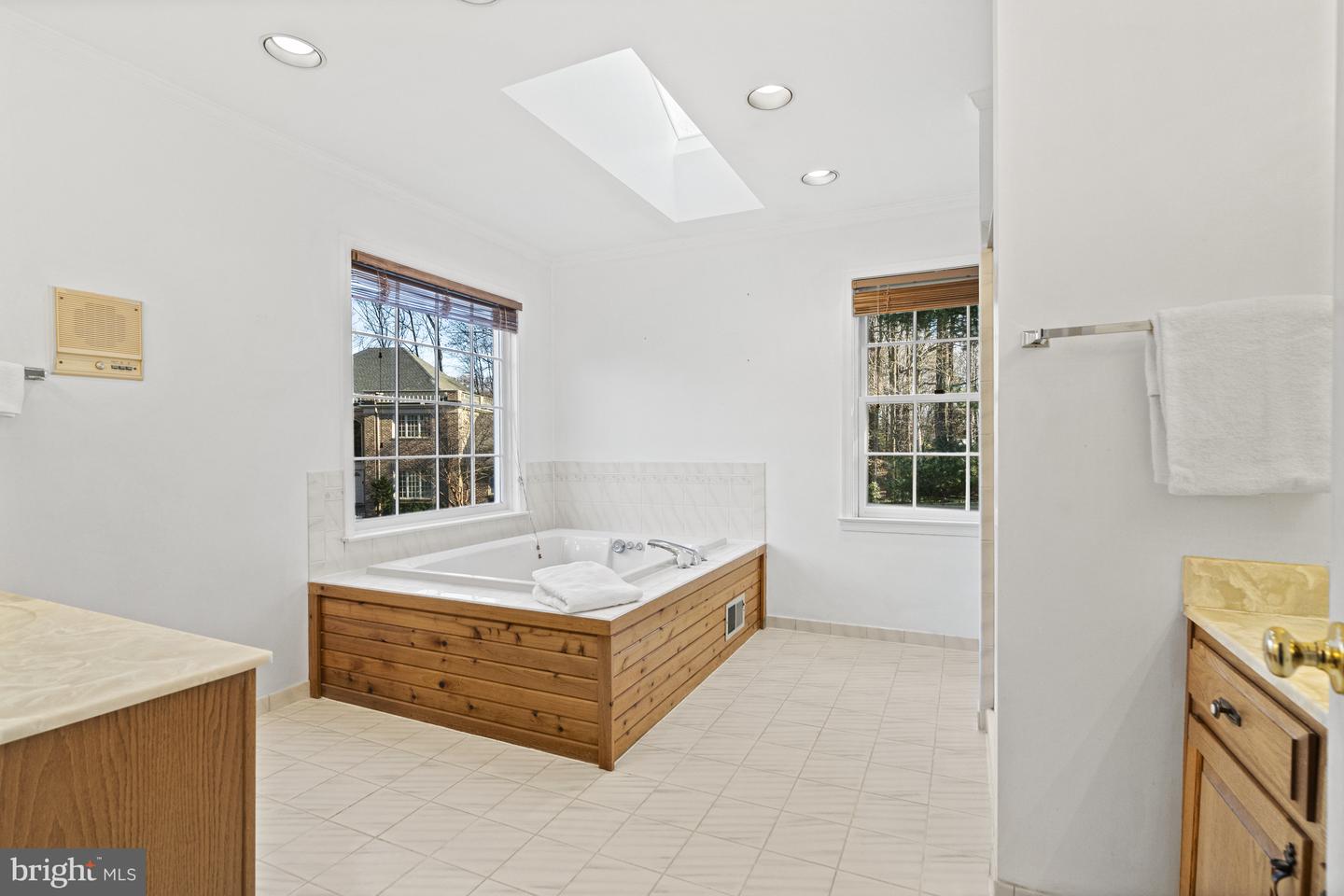 10333 HICKORY FOREST DR, OAKTON, Virginia 22124, 3 Bedrooms Bedrooms, ,2 BathroomsBathrooms,Residential,For sale,10333 HICKORY FOREST DR,VAFX2239034 MLS # VAFX2239034