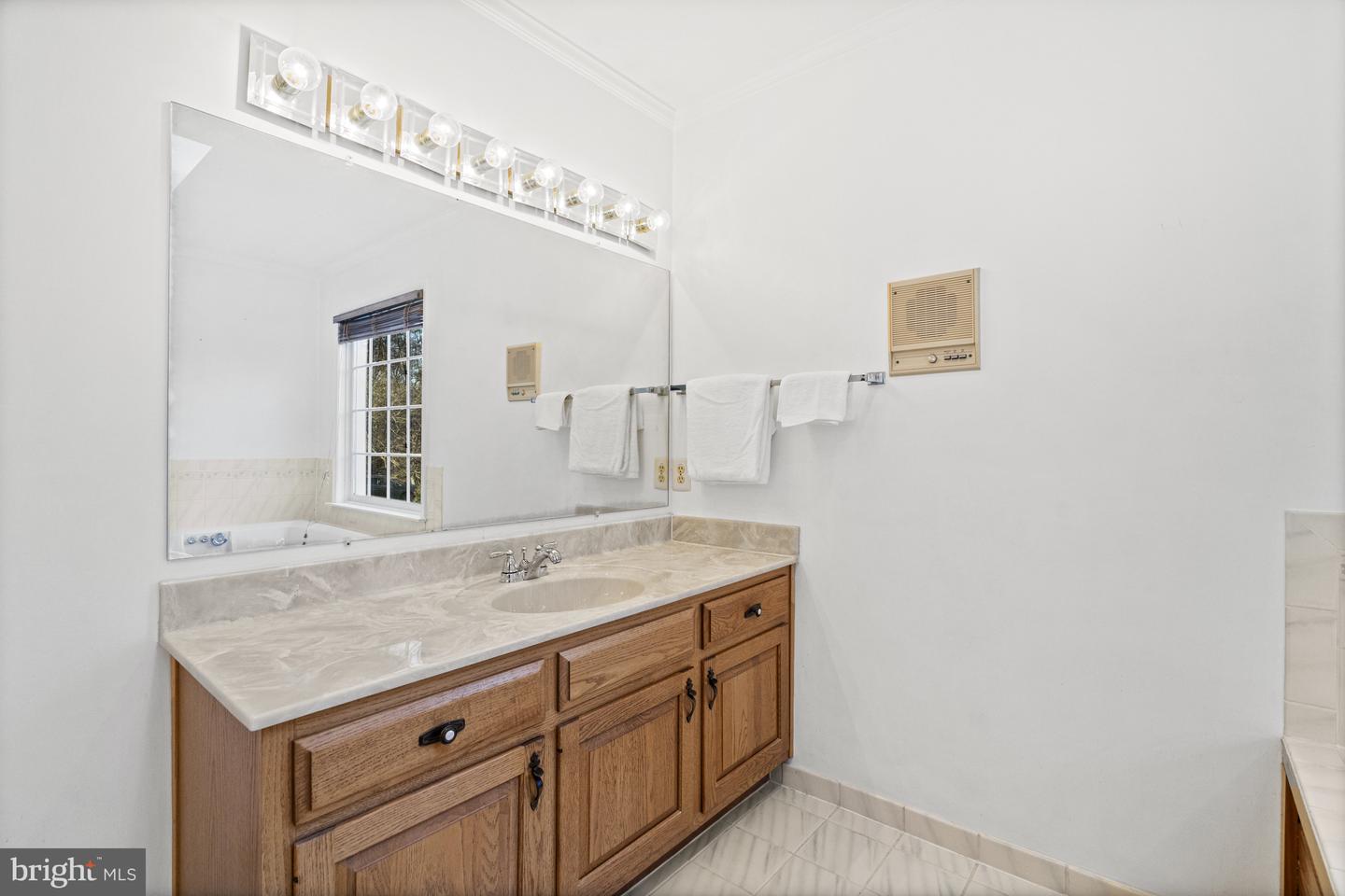 10333 HICKORY FOREST DR, OAKTON, Virginia 22124, 3 Bedrooms Bedrooms, ,2 BathroomsBathrooms,Residential,For sale,10333 HICKORY FOREST DR,VAFX2239034 MLS # VAFX2239034