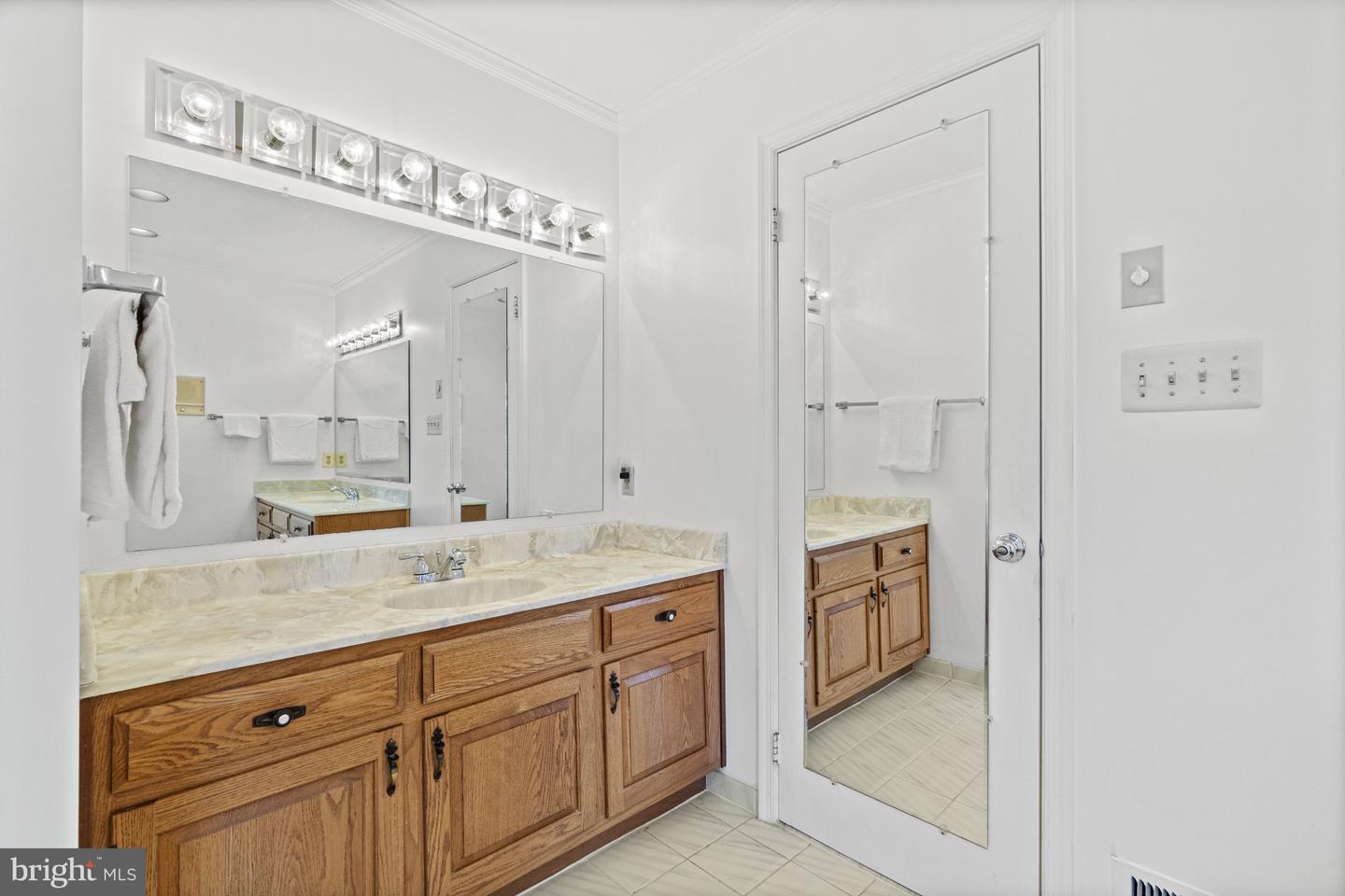 10333 HICKORY FOREST DR, OAKTON, Virginia 22124, 3 Bedrooms Bedrooms, ,2 BathroomsBathrooms,Residential,For sale,10333 HICKORY FOREST DR,VAFX2239034 MLS # VAFX2239034