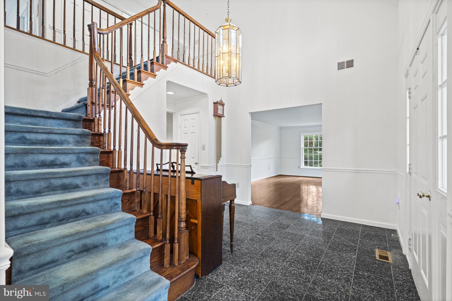 10333 HICKORY FOREST DR, OAKTON, Virginia 22124, 3 Bedrooms Bedrooms, ,2 BathroomsBathrooms,Residential,For sale,10333 HICKORY FOREST DR,VAFX2239034 MLS # VAFX2239034