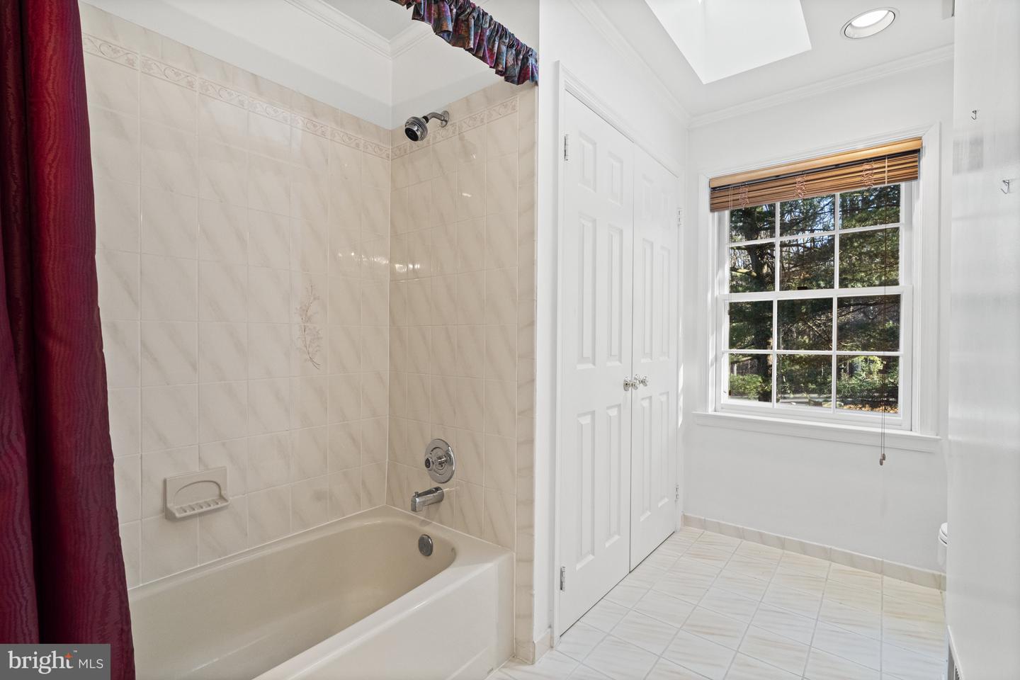 10333 HICKORY FOREST DR, OAKTON, Virginia 22124, 3 Bedrooms Bedrooms, ,2 BathroomsBathrooms,Residential,For sale,10333 HICKORY FOREST DR,VAFX2239034 MLS # VAFX2239034