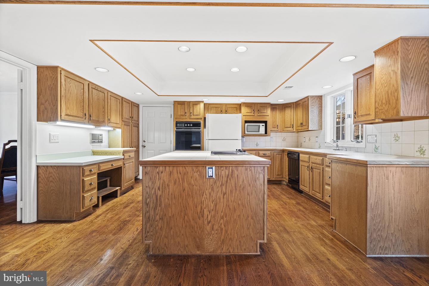 10333 HICKORY FOREST DR, OAKTON, Virginia 22124, 3 Bedrooms Bedrooms, ,2 BathroomsBathrooms,Residential,For sale,10333 HICKORY FOREST DR,VAFX2239034 MLS # VAFX2239034