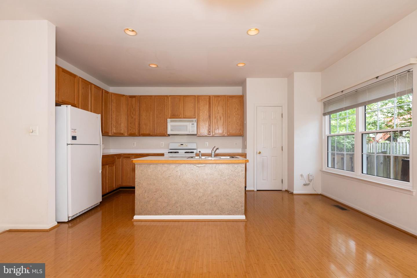 6376 JAMES HARRIS WAY, CENTREVILLE, Virginia 20121, 3 Bedrooms Bedrooms, ,2 BathroomsBathrooms,Residential,For sale,6376 JAMES HARRIS WAY,VAFX2238990 MLS # VAFX2238990