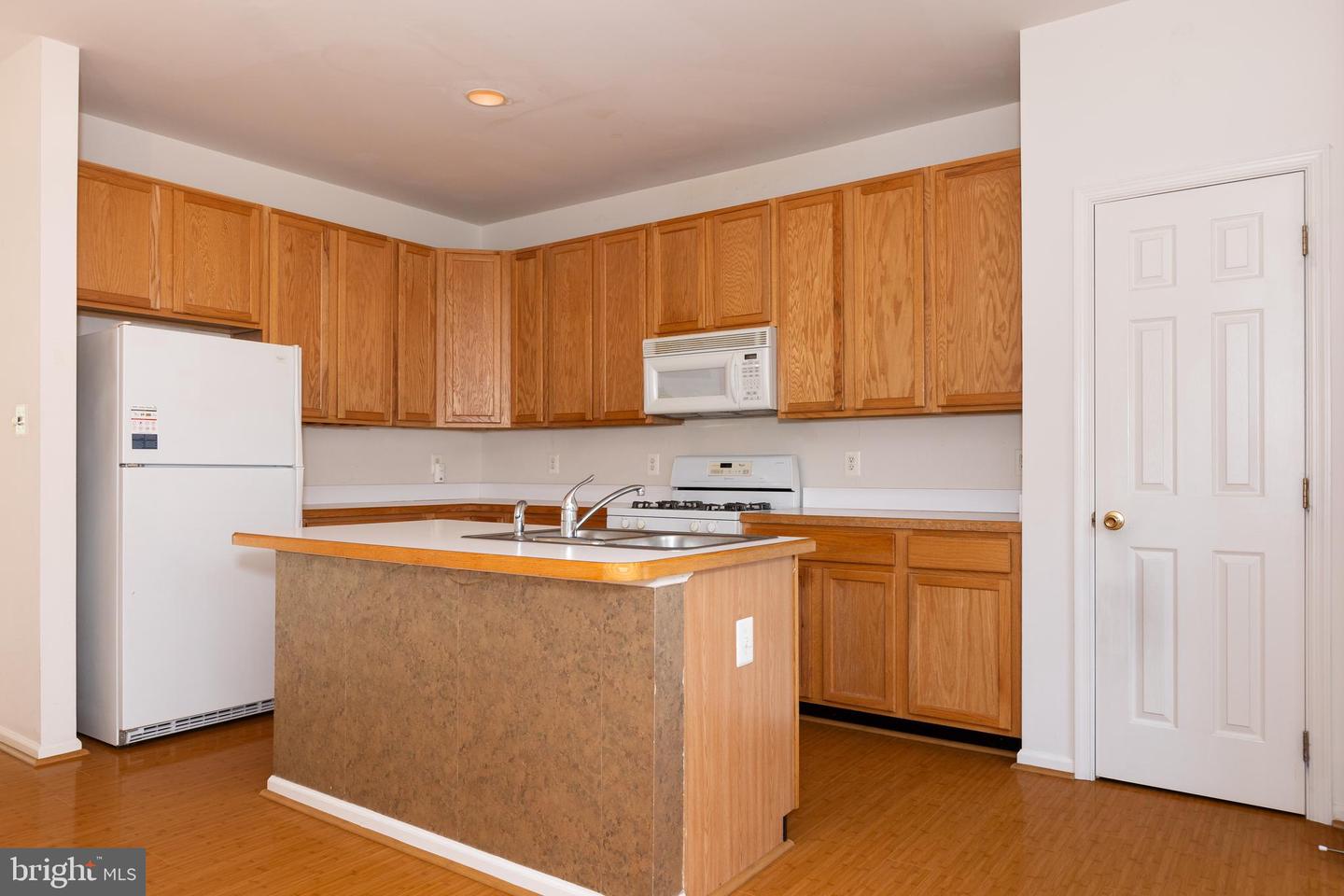 6376 JAMES HARRIS WAY, CENTREVILLE, Virginia 20121, 3 Bedrooms Bedrooms, ,2 BathroomsBathrooms,Residential,For sale,6376 JAMES HARRIS WAY,VAFX2238990 MLS # VAFX2238990