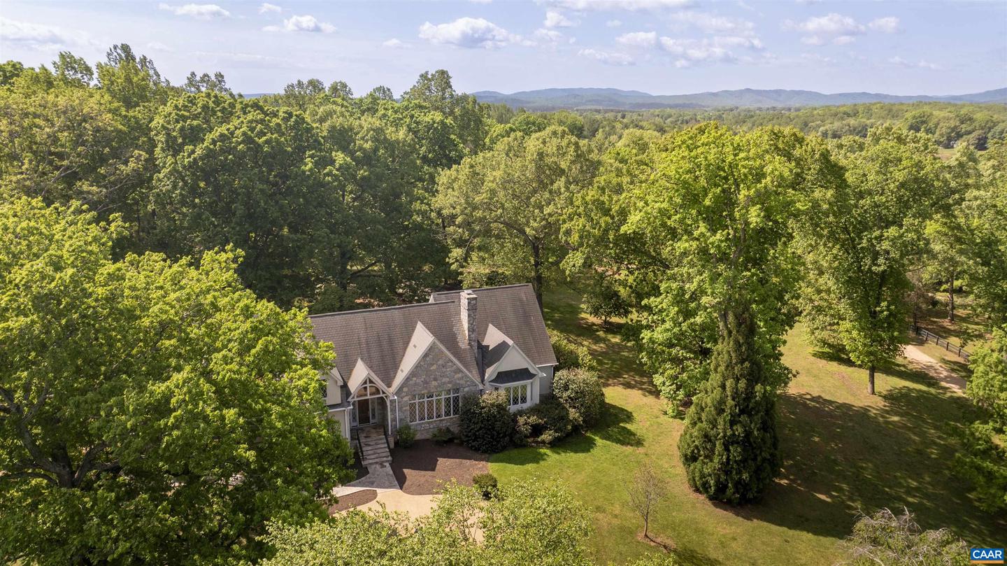 2121 GARTH RD, CHARLOTTESVILLE, Virginia 22901, 3 Bedrooms Bedrooms, ,3 BathroomsBathrooms,Residential,For sale,2121 GARTH RD,664135 MLS # 664135