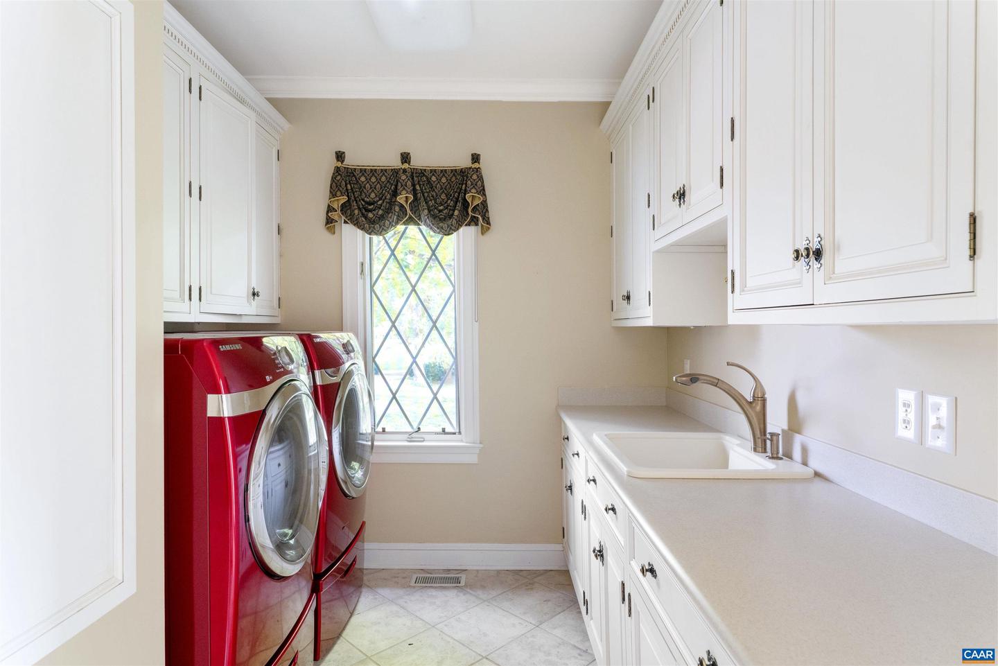 2121 GARTH RD, CHARLOTTESVILLE, Virginia 22901, 3 Bedrooms Bedrooms, ,3 BathroomsBathrooms,Residential,For sale,2121 GARTH RD,664135 MLS # 664135