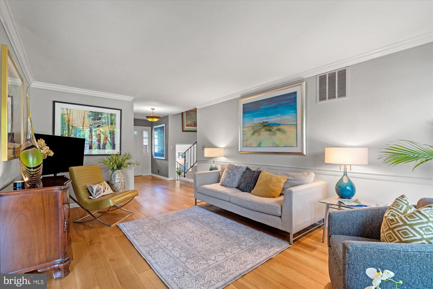 8221 TREEBROOKE LN, ALEXANDRIA, Virginia 22308, 4 Bedrooms Bedrooms, ,3 BathroomsBathrooms,Residential,For sale,8221 TREEBROOKE LN,VAFX2238988 MLS # VAFX2238988