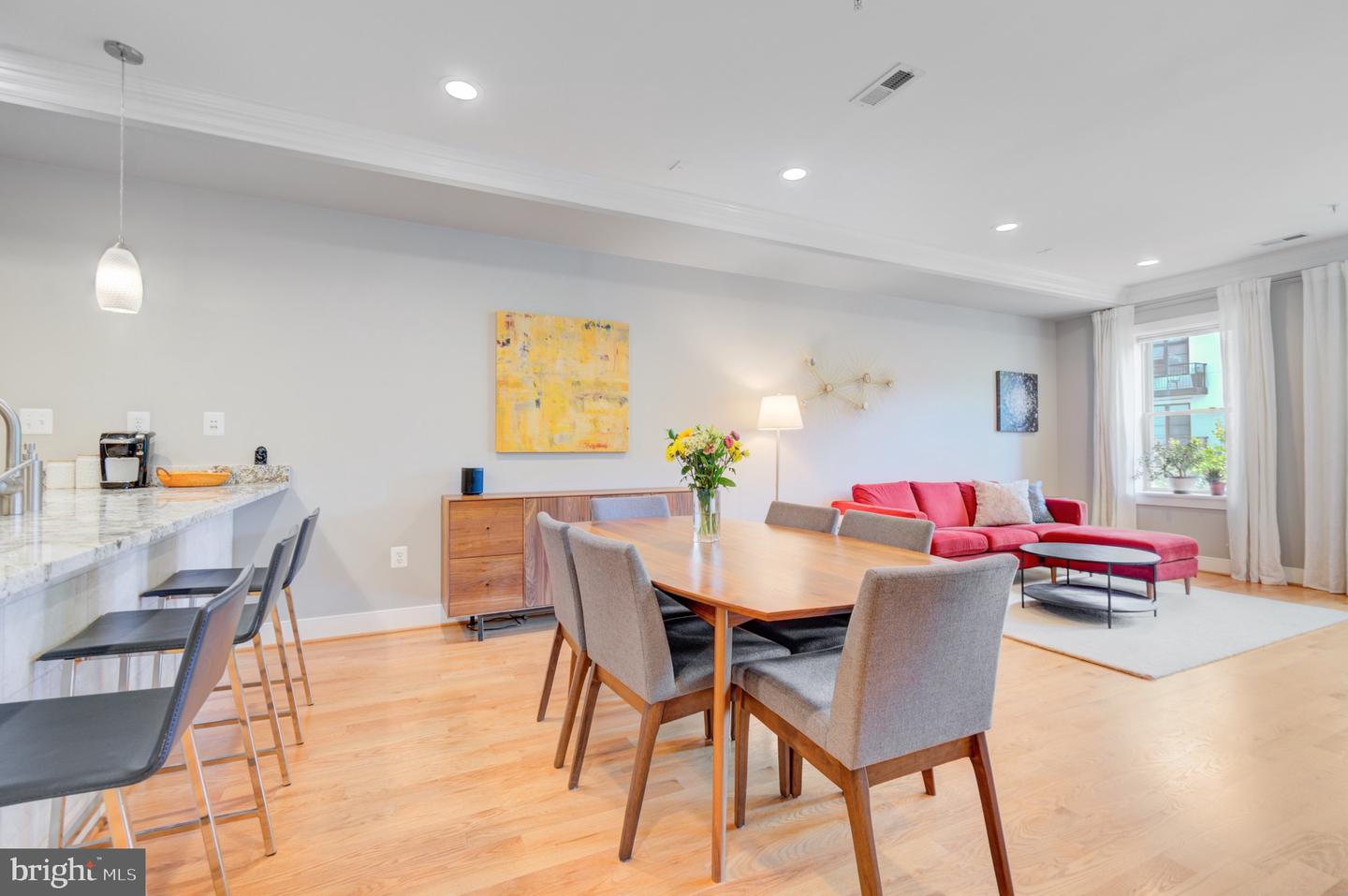 2448 ONTARIO RD NW #3, WASHINGTON, District Of Columbia 20009, 2 Bedrooms Bedrooms, ,2 BathroomsBathrooms,Residential,For sale,2448 ONTARIO RD NW #3,DCDC2199374 MLS # DCDC2199374
