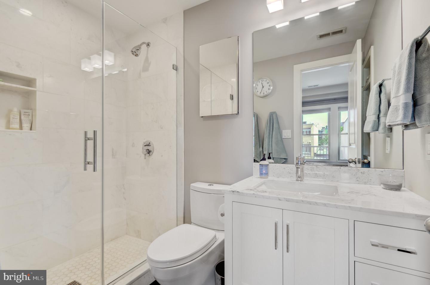 2448 ONTARIO RD NW #3, WASHINGTON, District Of Columbia 20009, 2 Bedrooms Bedrooms, ,2 BathroomsBathrooms,Residential,For sale,2448 ONTARIO RD NW #3,DCDC2199374 MLS # DCDC2199374