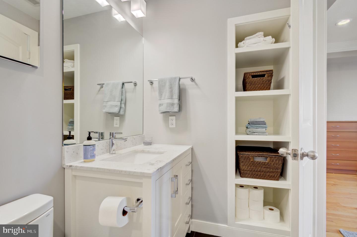 2448 ONTARIO RD NW #3, WASHINGTON, District Of Columbia 20009, 2 Bedrooms Bedrooms, ,2 BathroomsBathrooms,Residential,For sale,2448 ONTARIO RD NW #3,DCDC2199374 MLS # DCDC2199374