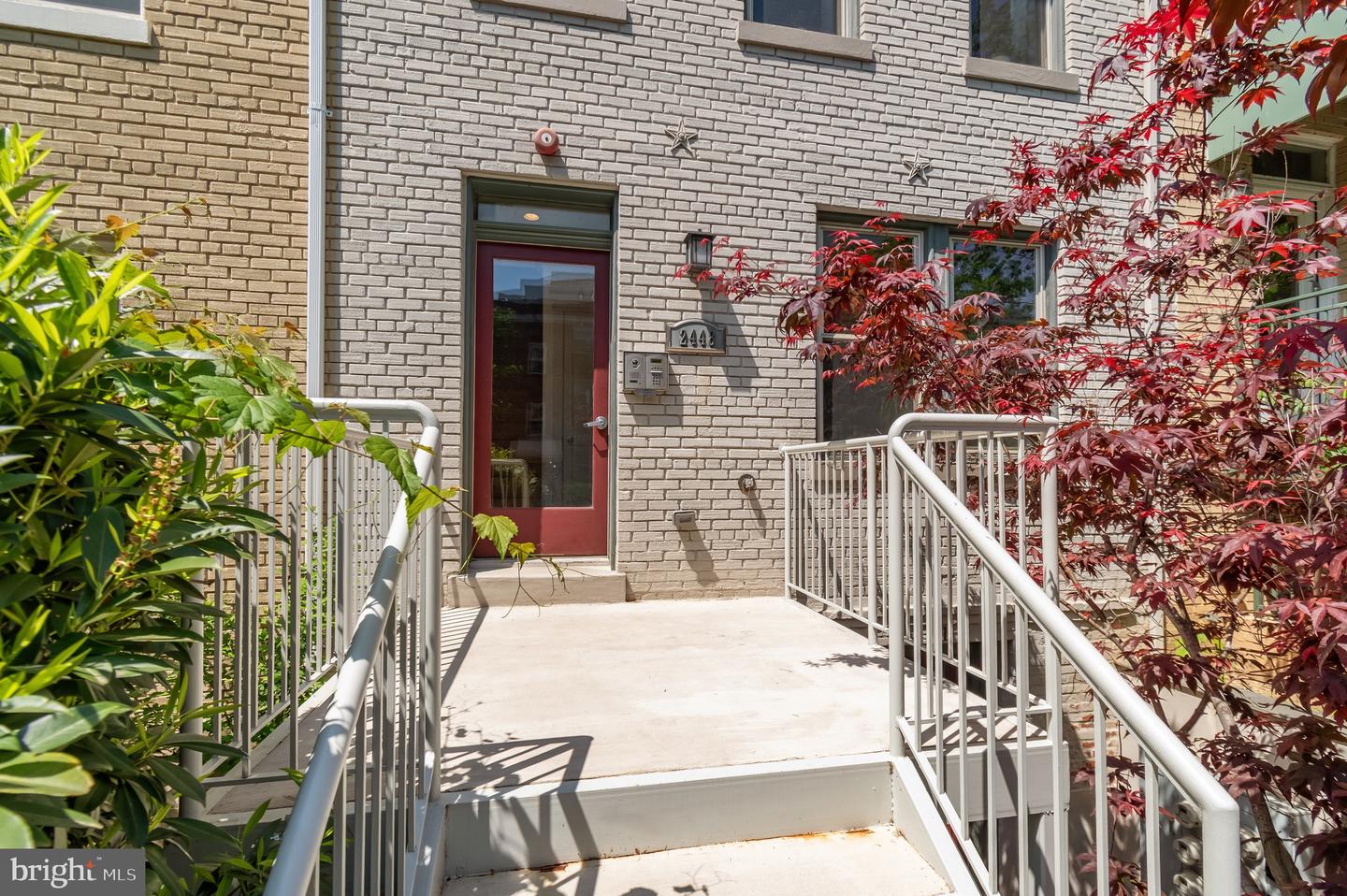 2448 ONTARIO RD NW #3, WASHINGTON, District Of Columbia 20009, 2 Bedrooms Bedrooms, ,2 BathroomsBathrooms,Residential,For sale,2448 ONTARIO RD NW #3,DCDC2199374 MLS # DCDC2199374