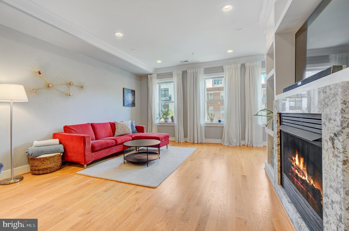 2448 ONTARIO RD NW #3, WASHINGTON, District Of Columbia 20009, 2 Bedrooms Bedrooms, ,2 BathroomsBathrooms,Residential,For sale,2448 ONTARIO RD NW #3,DCDC2199374 MLS # DCDC2199374