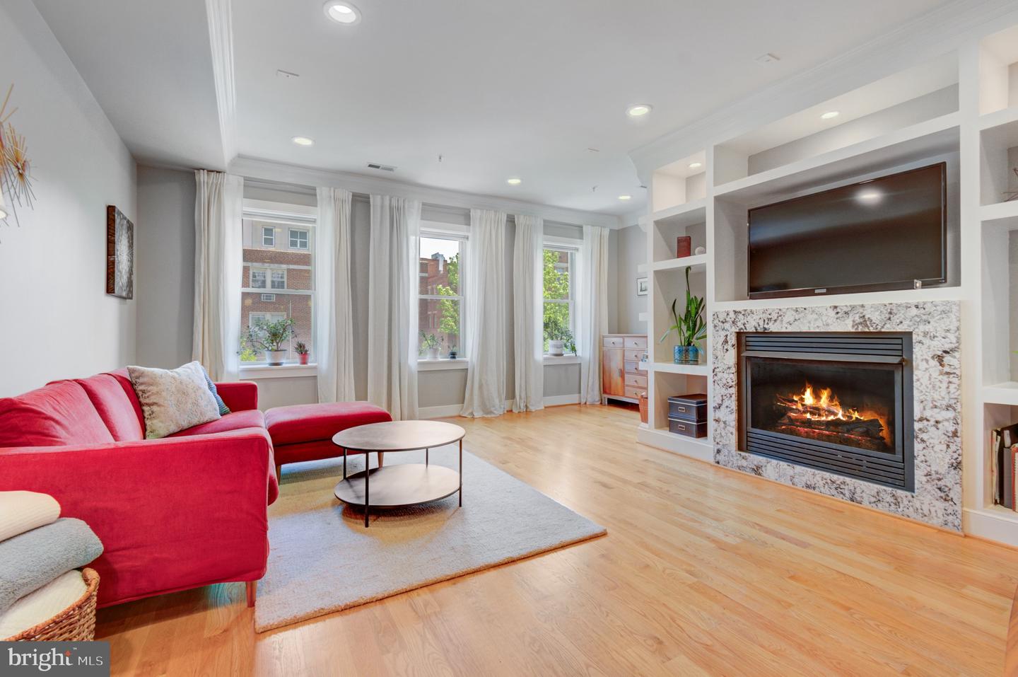 2448 ONTARIO RD NW #3, WASHINGTON, District Of Columbia 20009, 2 Bedrooms Bedrooms, ,2 BathroomsBathrooms,Residential,For sale,2448 ONTARIO RD NW #3,DCDC2199374 MLS # DCDC2199374